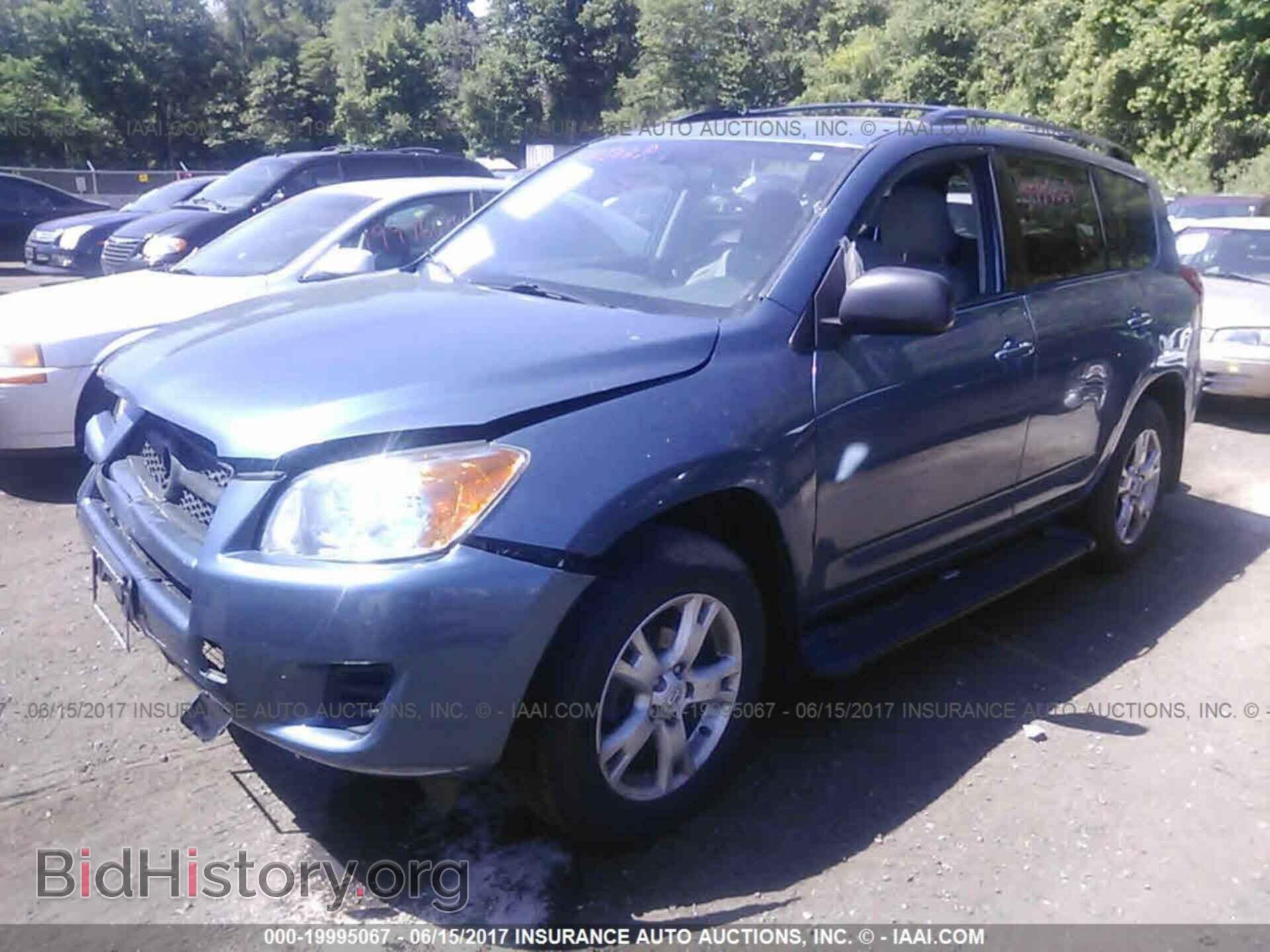 2011 Toyota Rav4 - VIN: 2T3BF4DV2BW096779 - Photo 2