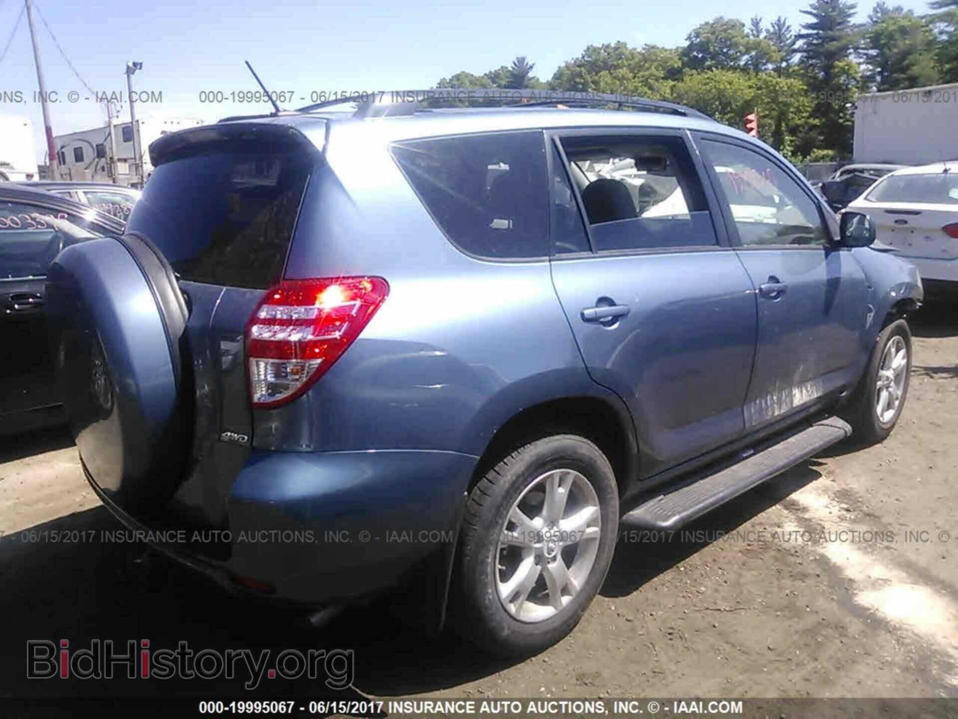 2011 Toyota Rav4 - VIN: 2T3BF4DV2BW096779 - Photo 4
