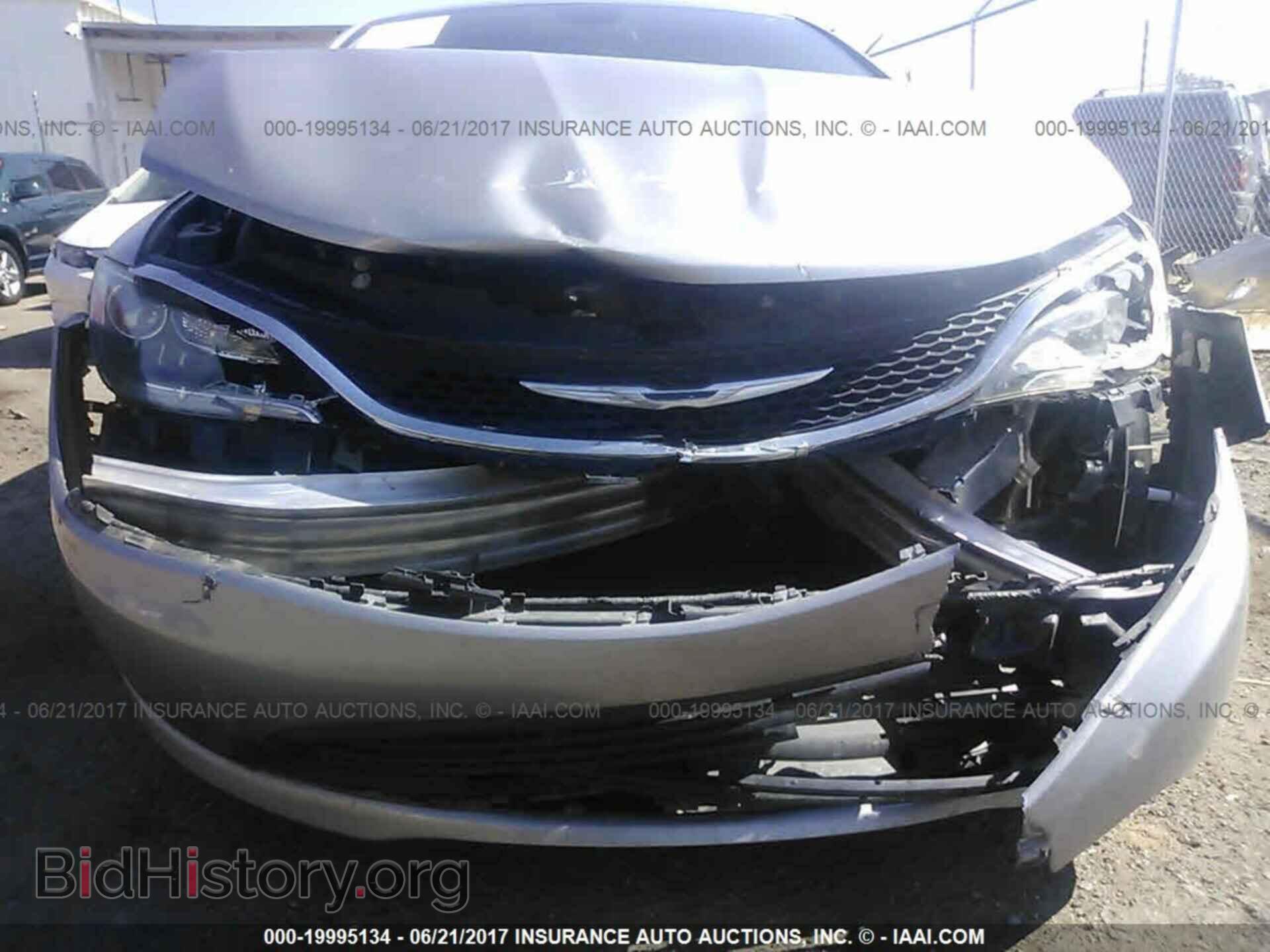 2015 Chrysler 200 - VIN: 1C3CCCFB8FN587790 - Photo 6