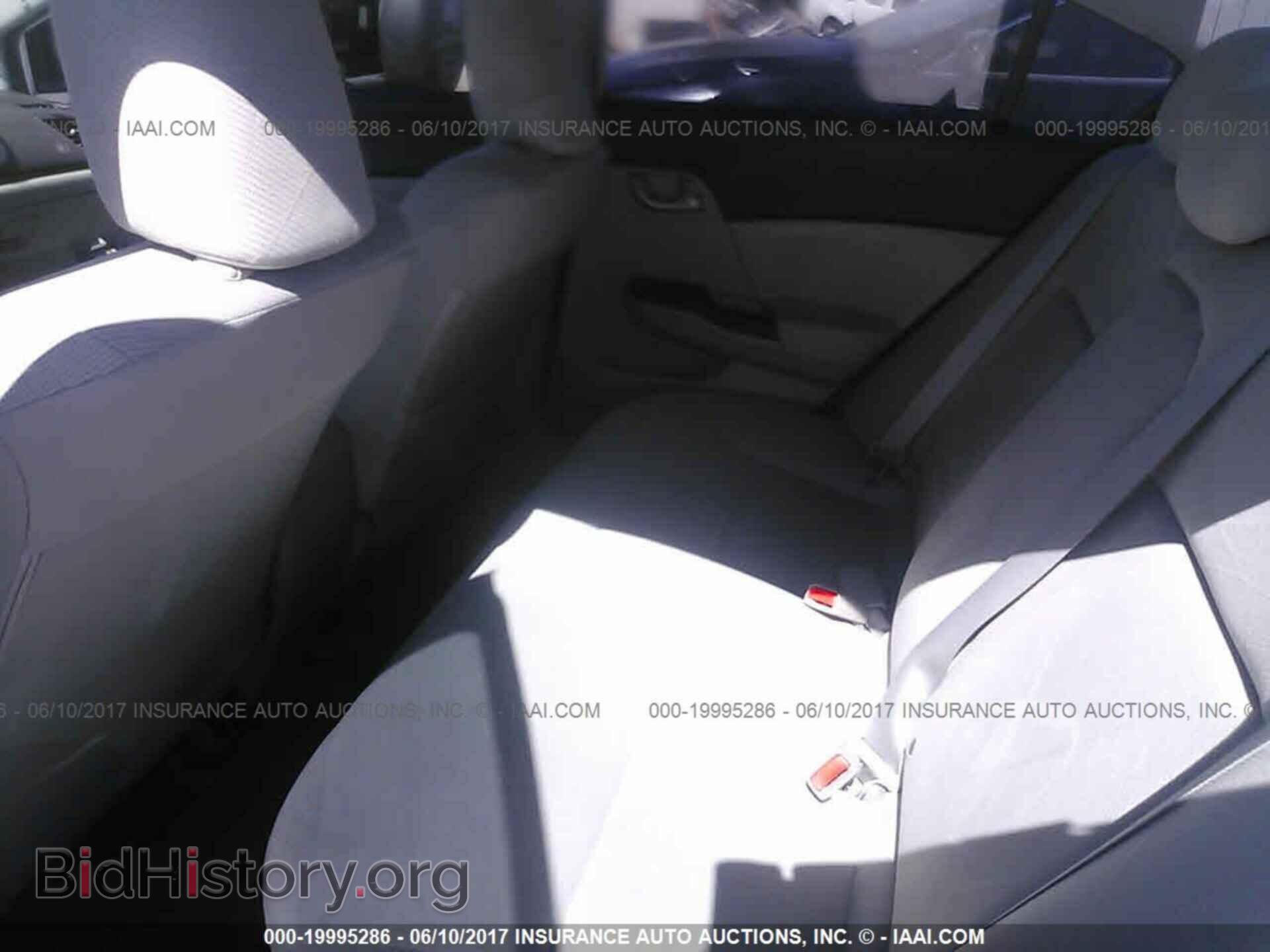 2012 Honda Civic - VIN: 19XFB2F50CE334687 - Photo 8
