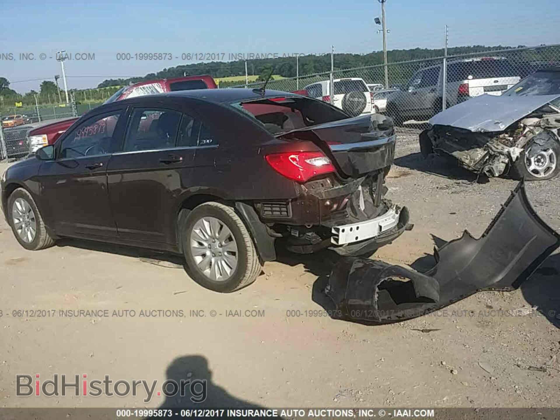 2013 Chrysler 200 - VIN: 1C3CCBAB1DN561045 - Photo 3