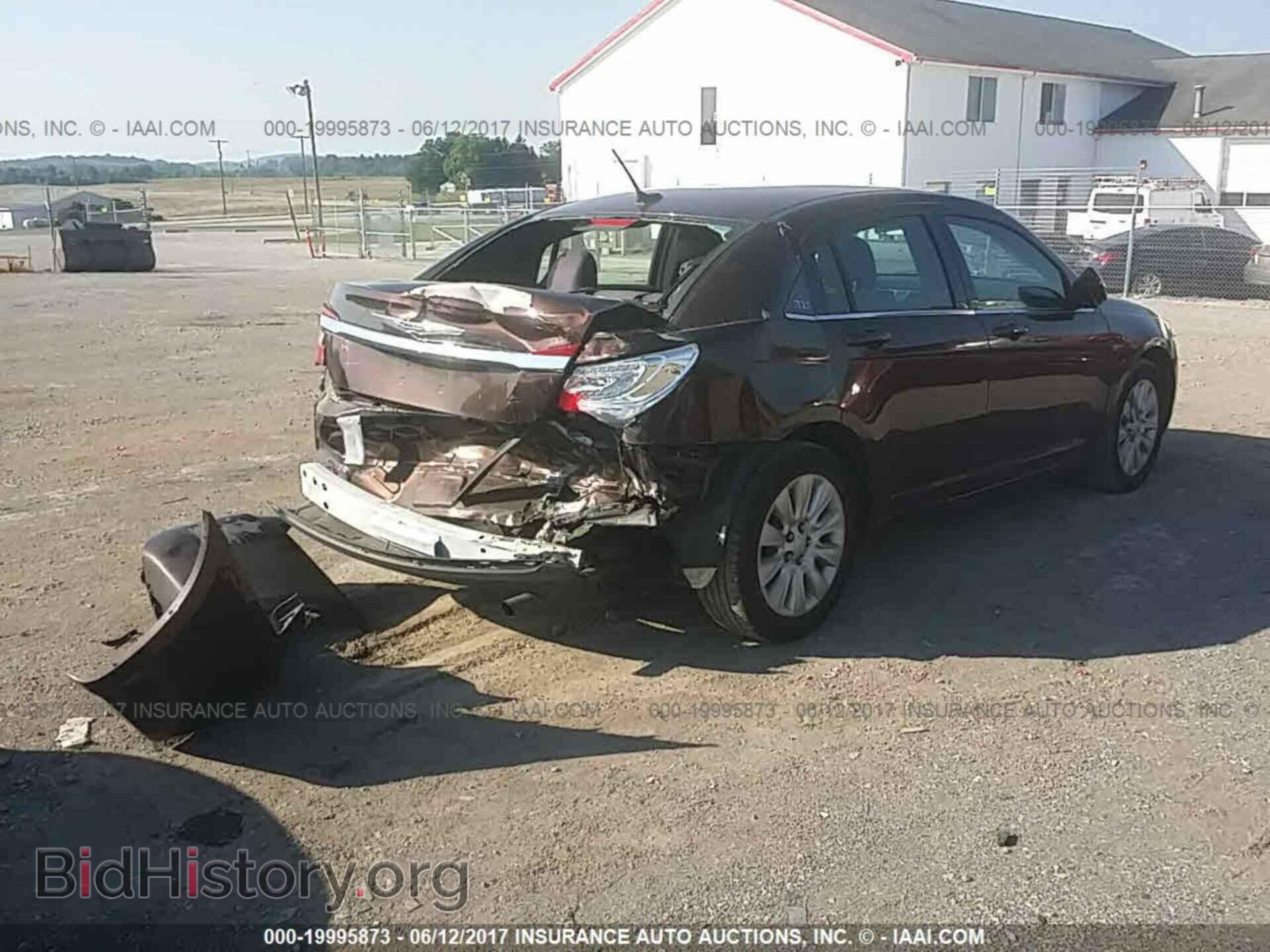 2013 Chrysler 200 - VIN: 1C3CCBAB1DN561045 - Photo 4