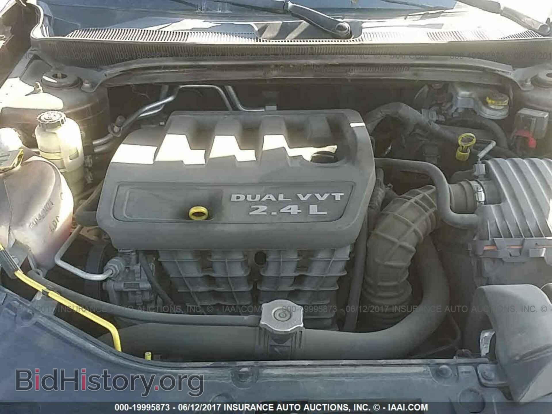 2013 Chrysler 200 - VIN: 1C3CCBAB1DN561045 - Photo 10