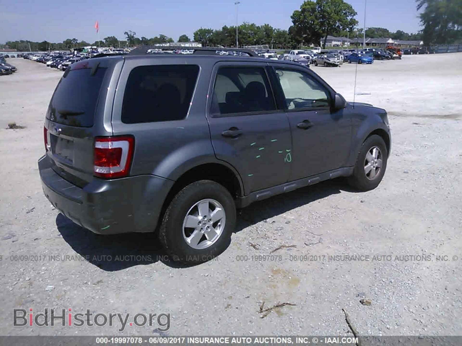 2011 Ford Escape - VIN: 1FMCU0D71BKA57190 - Photo 4