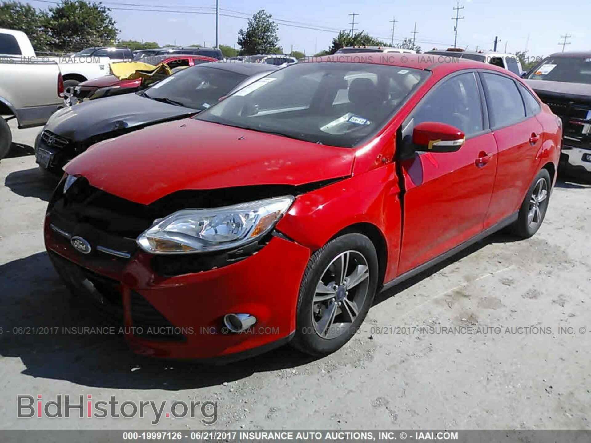 2014 Ford Focus - VIN: 1FADP3F23EL372466 - Фото 2