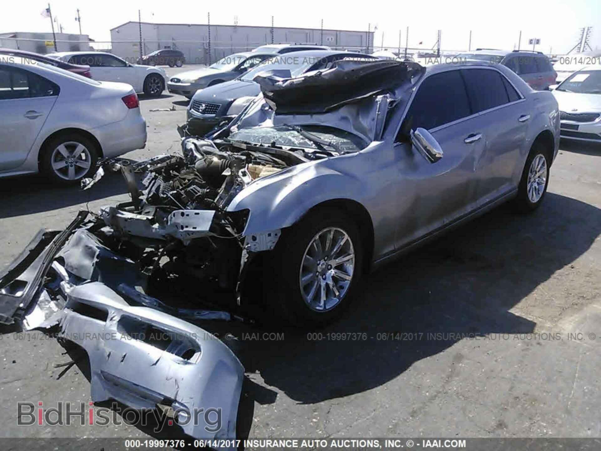 2013 Chrysler 300c - VIN: 2C3CCAET4DH708061 - Фото 2