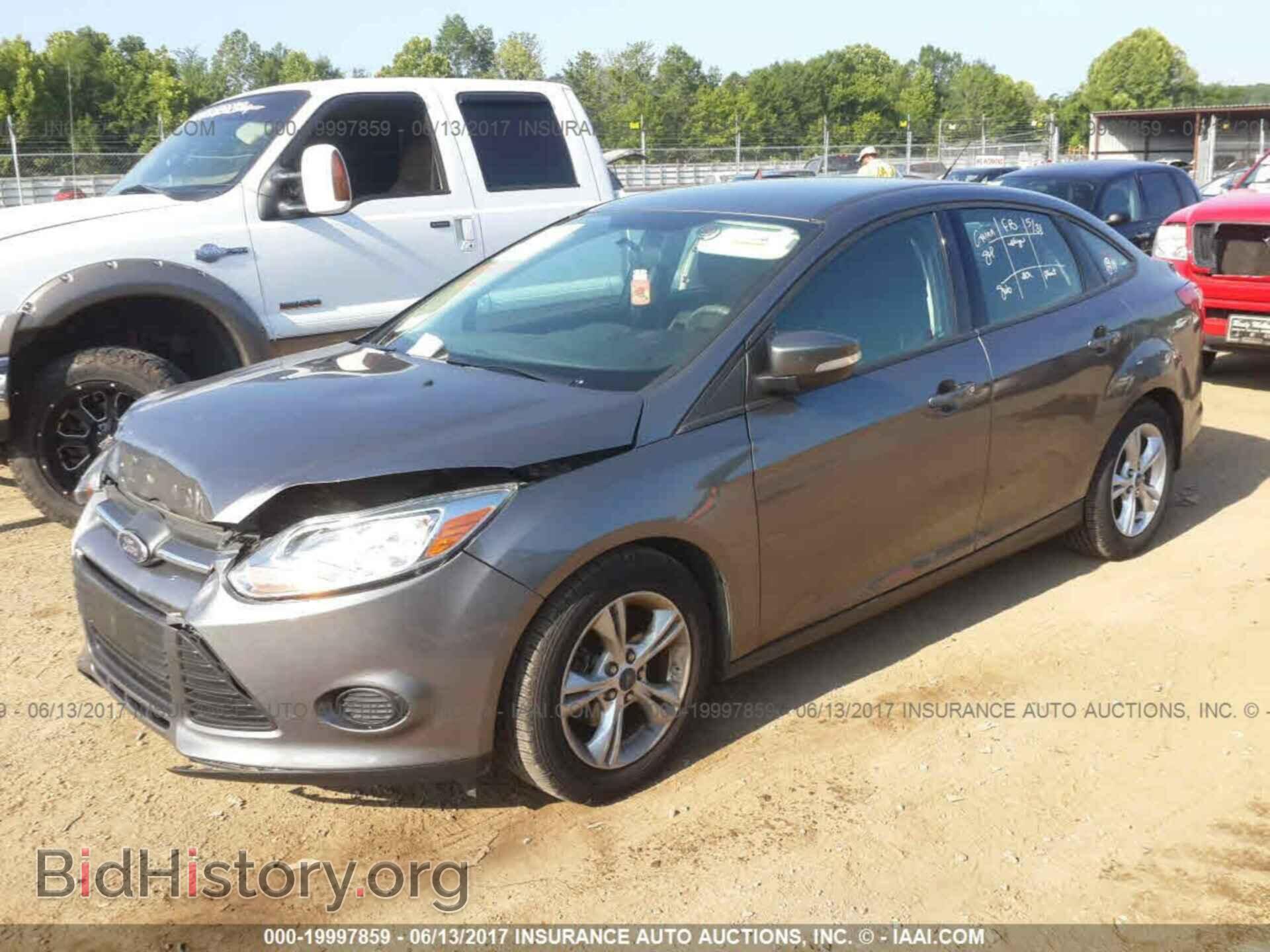 2014 Ford Focus - VIN: 1FADP3F20EL428993 - Photo 2