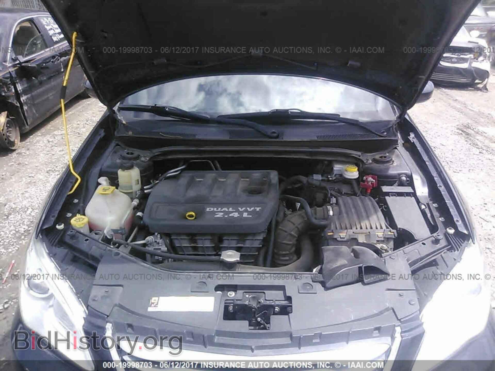 2012 Chrysler 200 - VIN: 1C3BCBEB1CN135229 - Фото 10