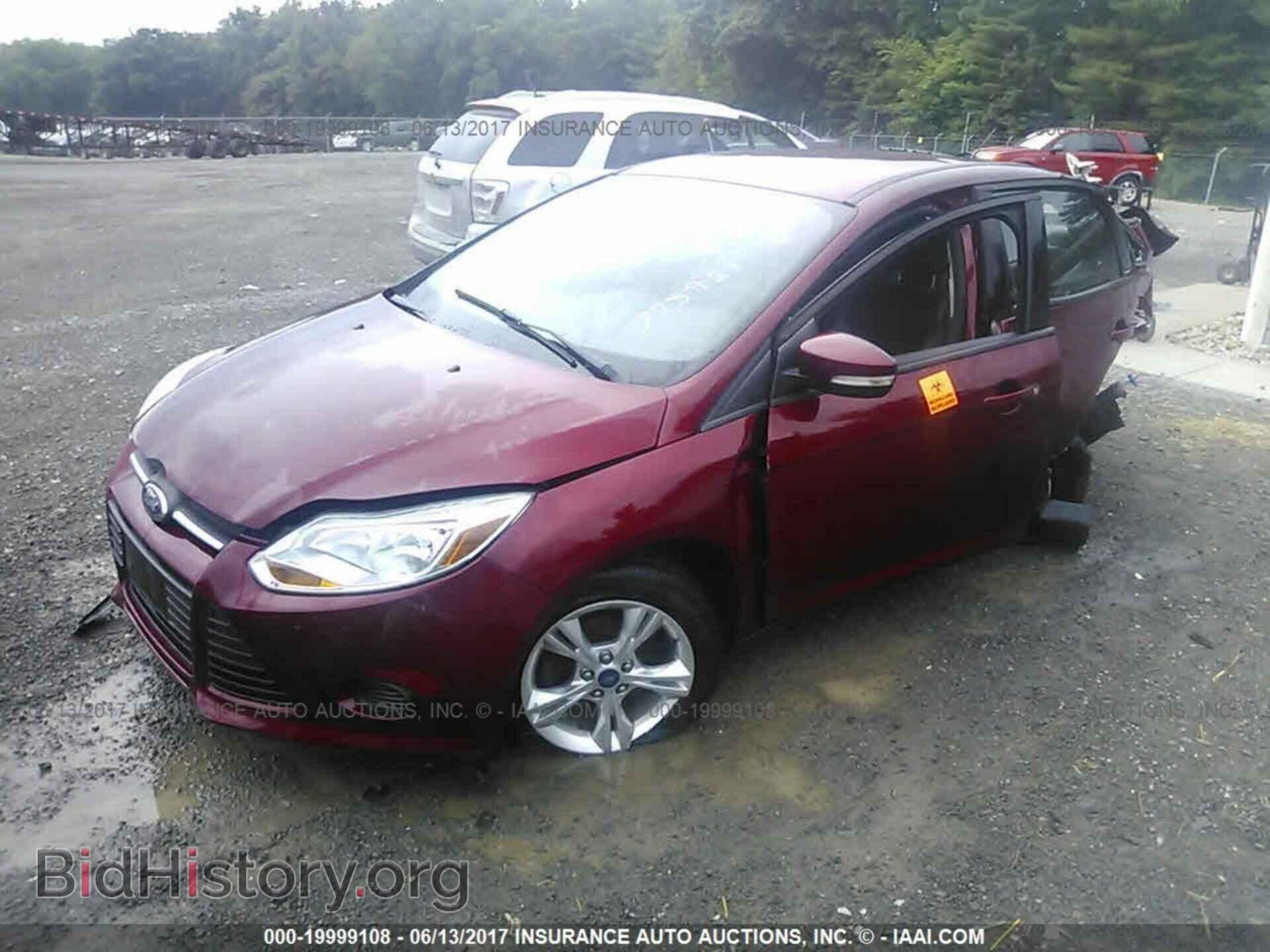 2013 Ford Focus - VIN: 1FADP3F20DL275921 - Фото 2