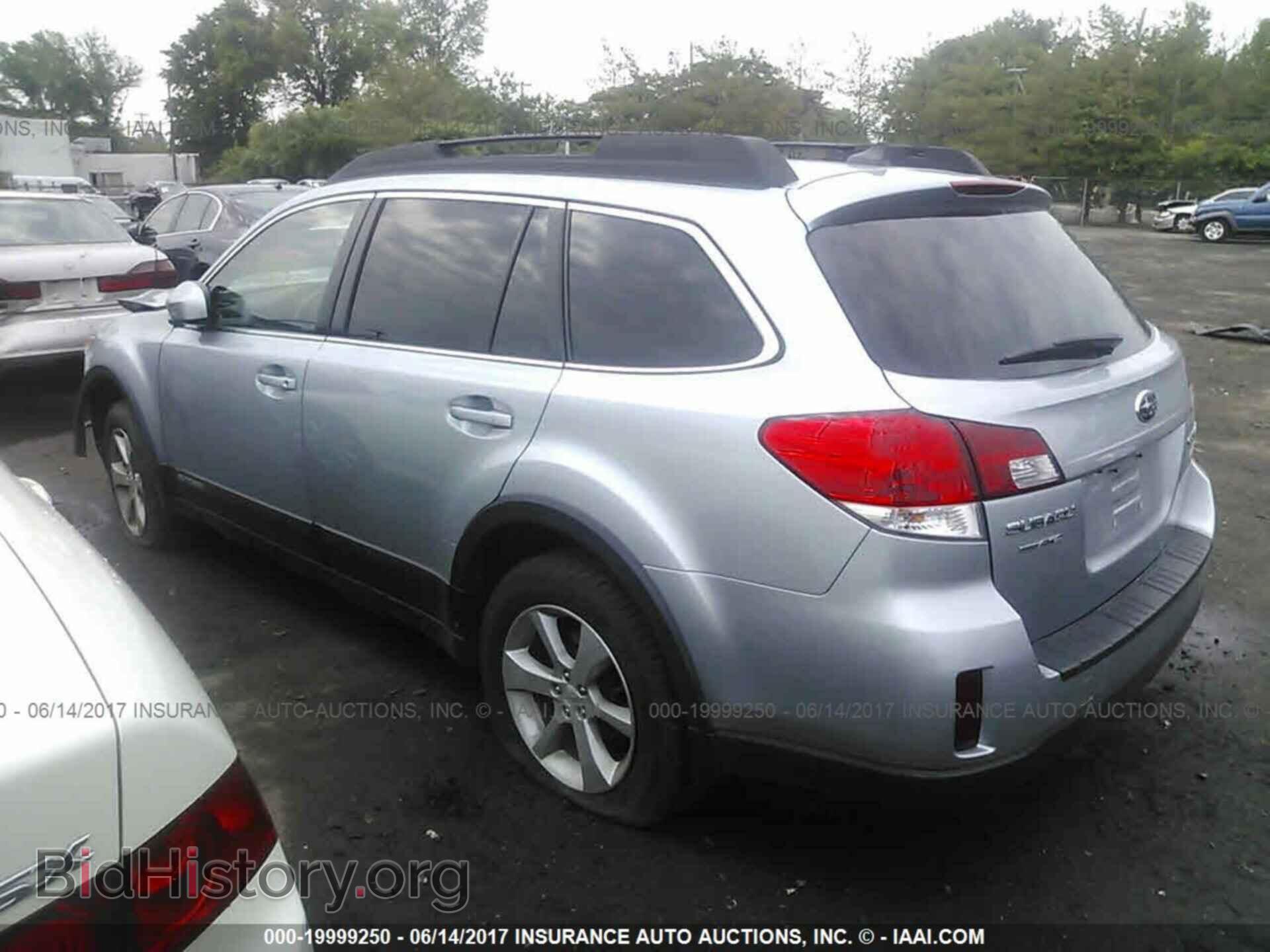 2013 Subaru Outback - VIN: 4S4BRBKC2D3228633 - Photo 3