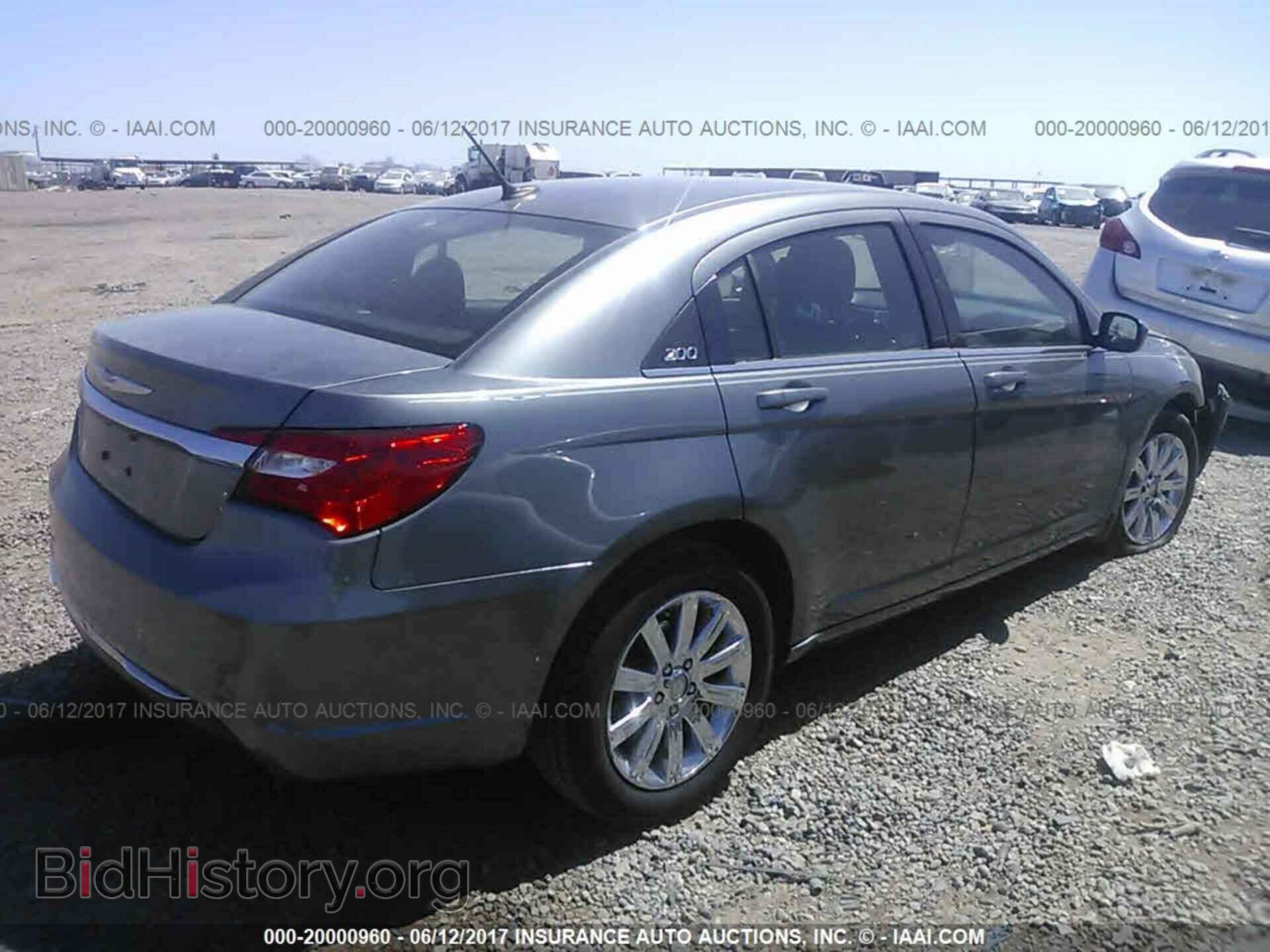 2013 Chrysler 200 - VIN: 1C3CCBBG4DN532116 - Photo 4