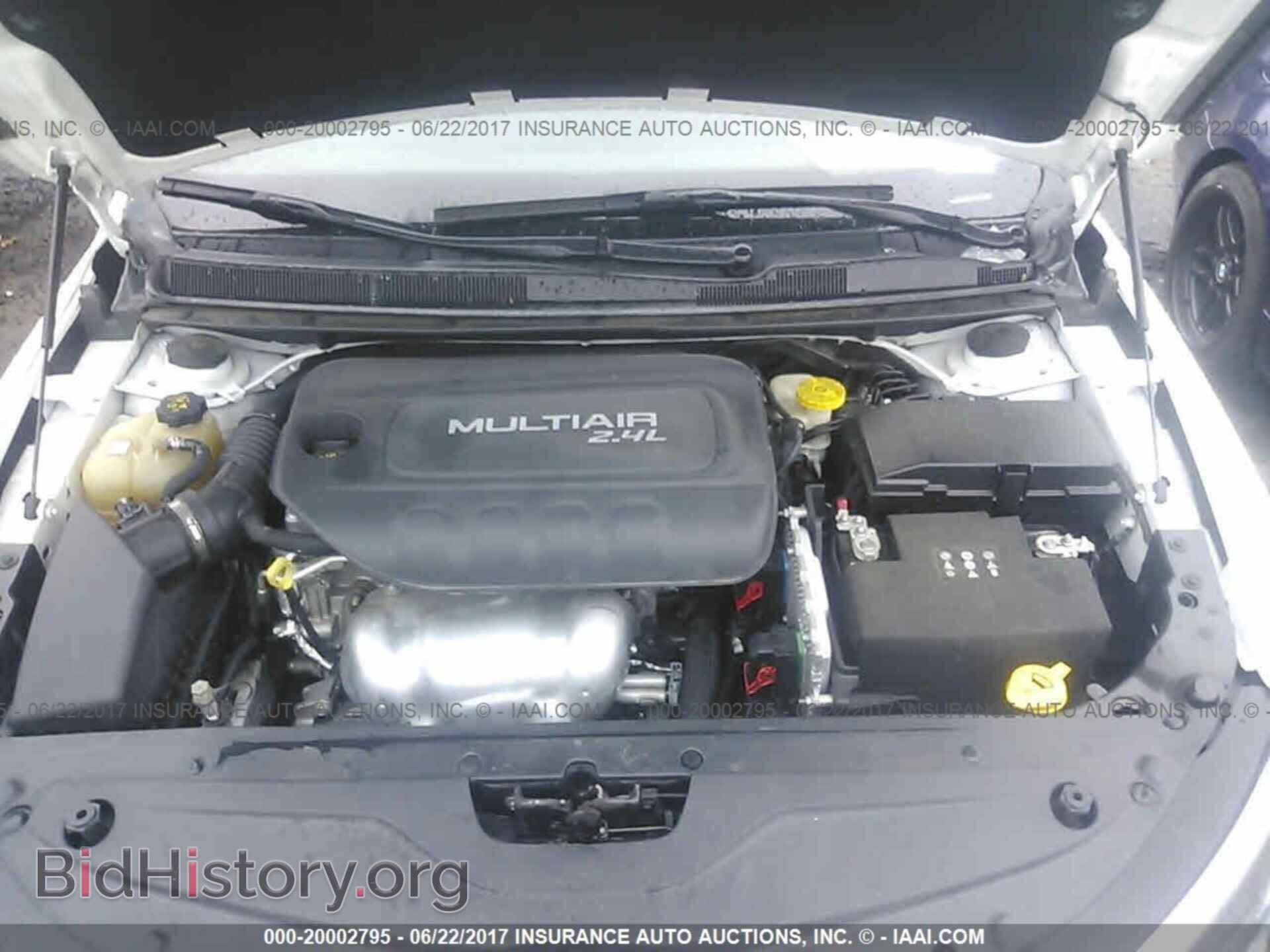 2016 Chrysler 200 - VIN: 1C3CCCAB4GN155142 - Фото 10