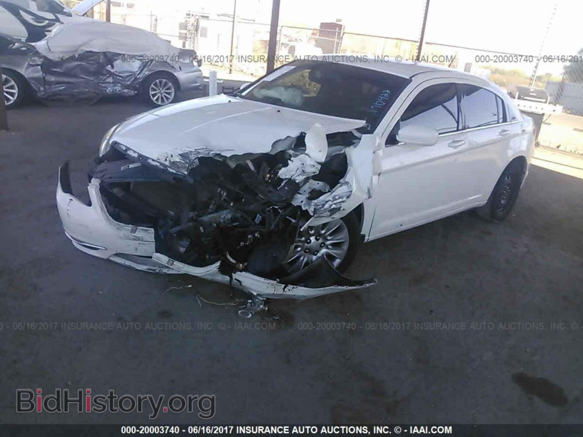 2014 Chrysler 200 - VIN: 1C3CCBAB9EN170422 - Фото 2