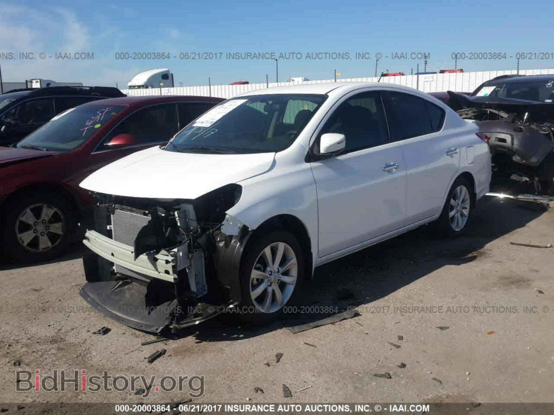2017 Nissan Versa - VIN: 3N1CN7AP1HL805381 - Фото 2