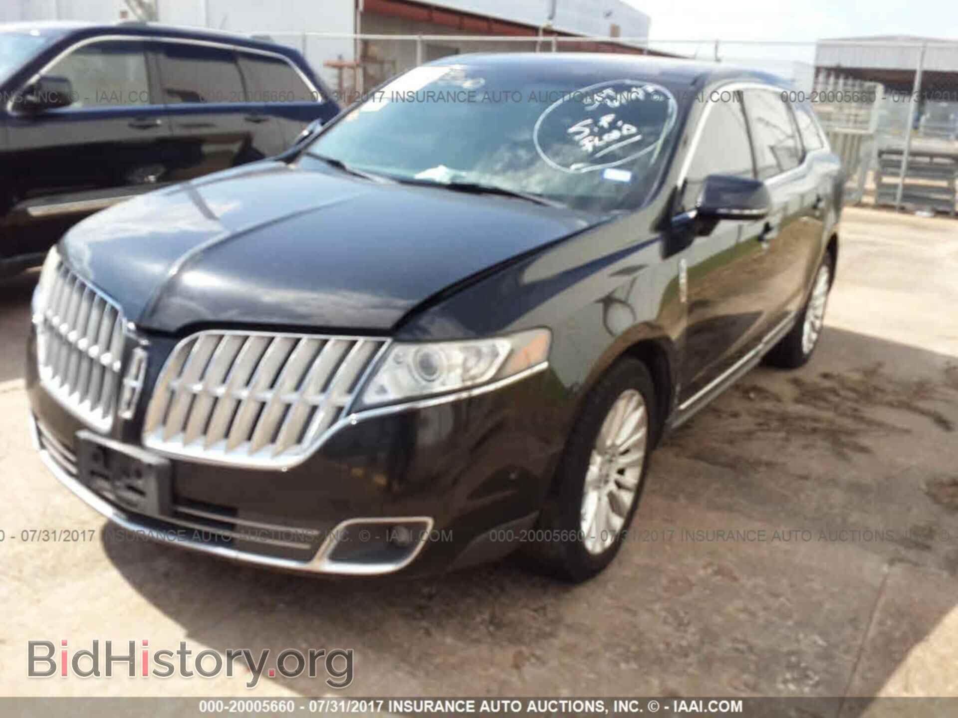 2012 Lincoln Mkt - VIN: 2LMHJ5AT0CBL52682 - Фото 2