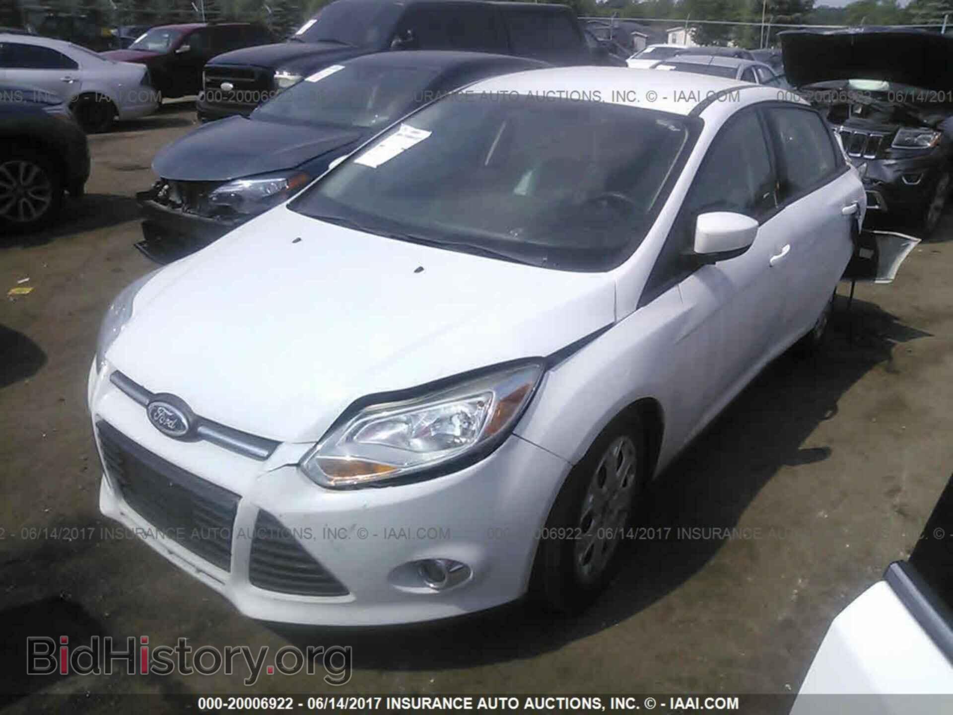 2012 Ford Focus - VIN: 1FAHP3F28CL201257 - Photo 2