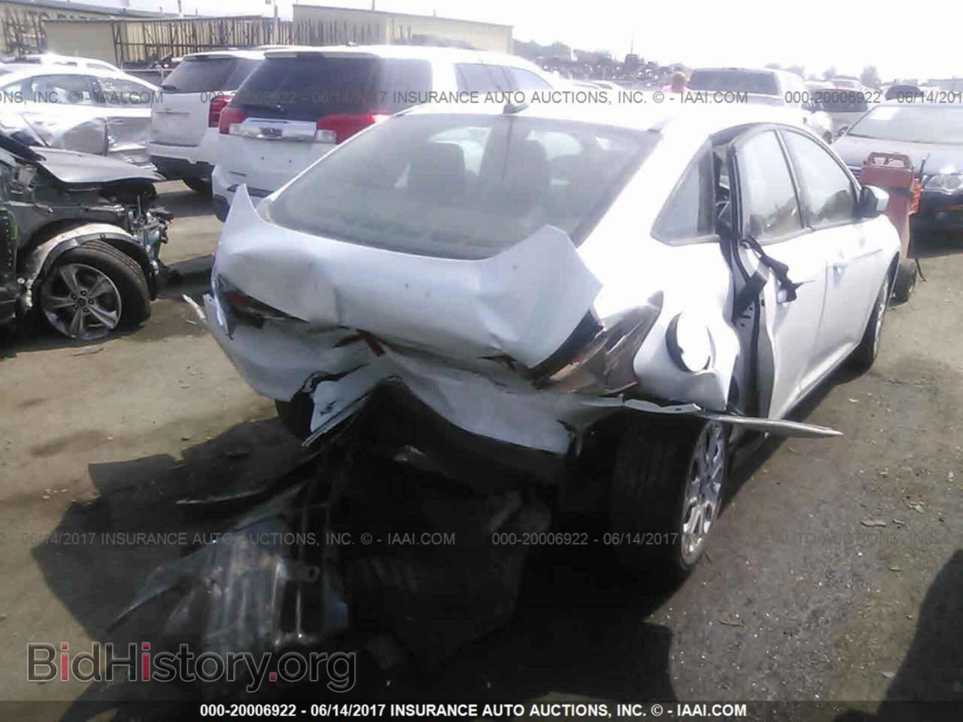 2012 Ford Focus - VIN: 1FAHP3F28CL201257 - Photo 4