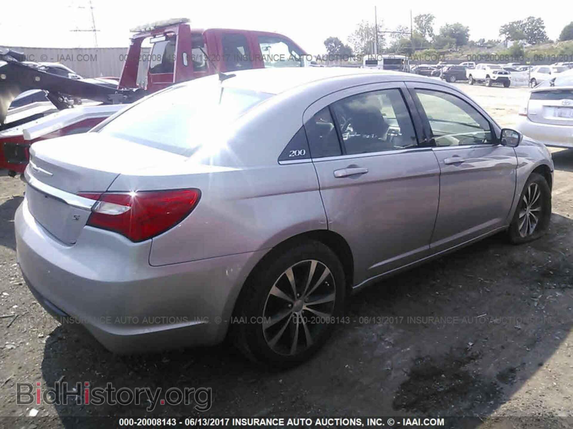 2014 Chrysler 200 - VIN: 1C3CCBBB5EN107686 - Photo 4