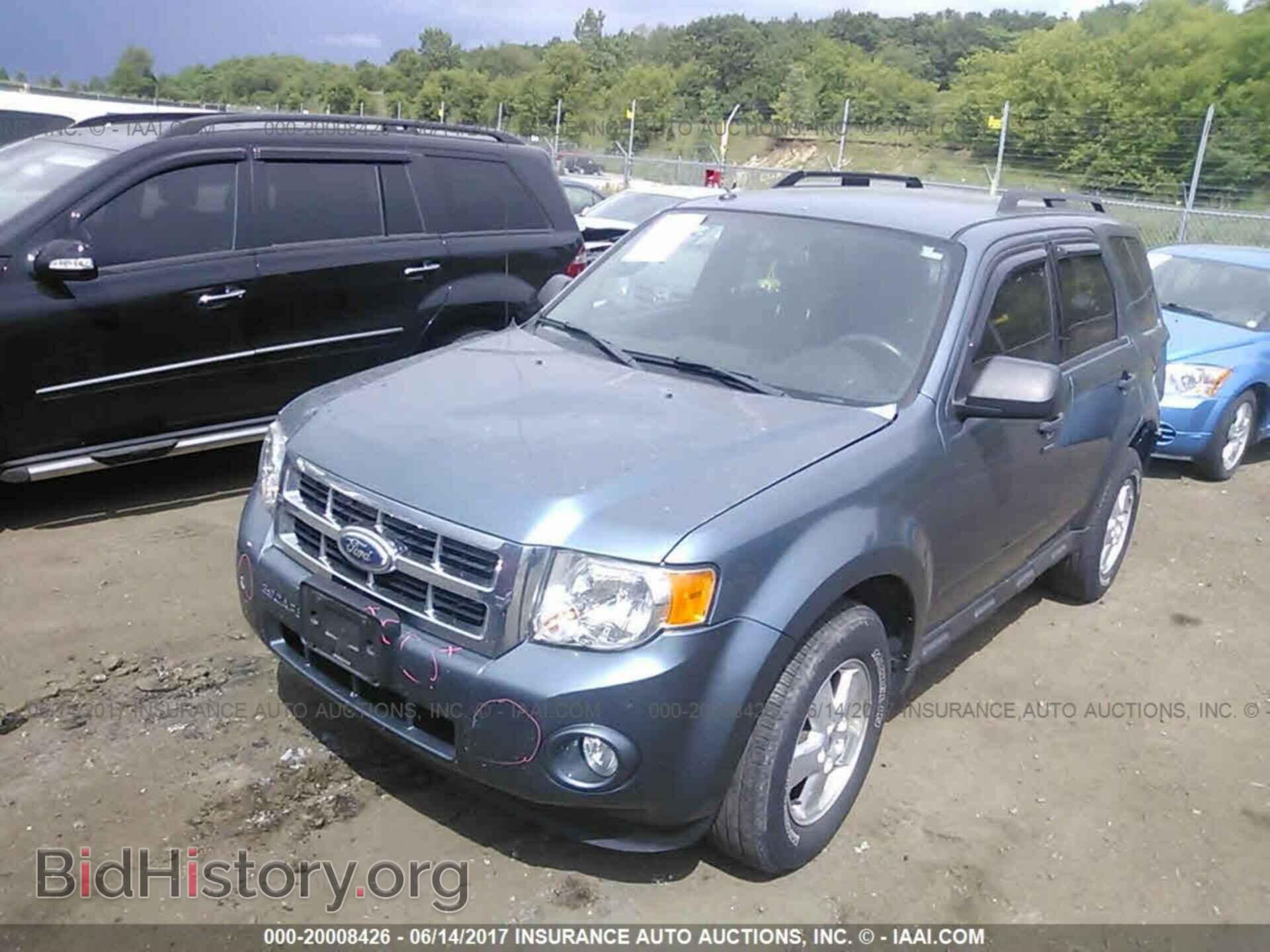 2012 Ford Escape - VIN: 1FMCU9DG2CKA08862 - Photo 2