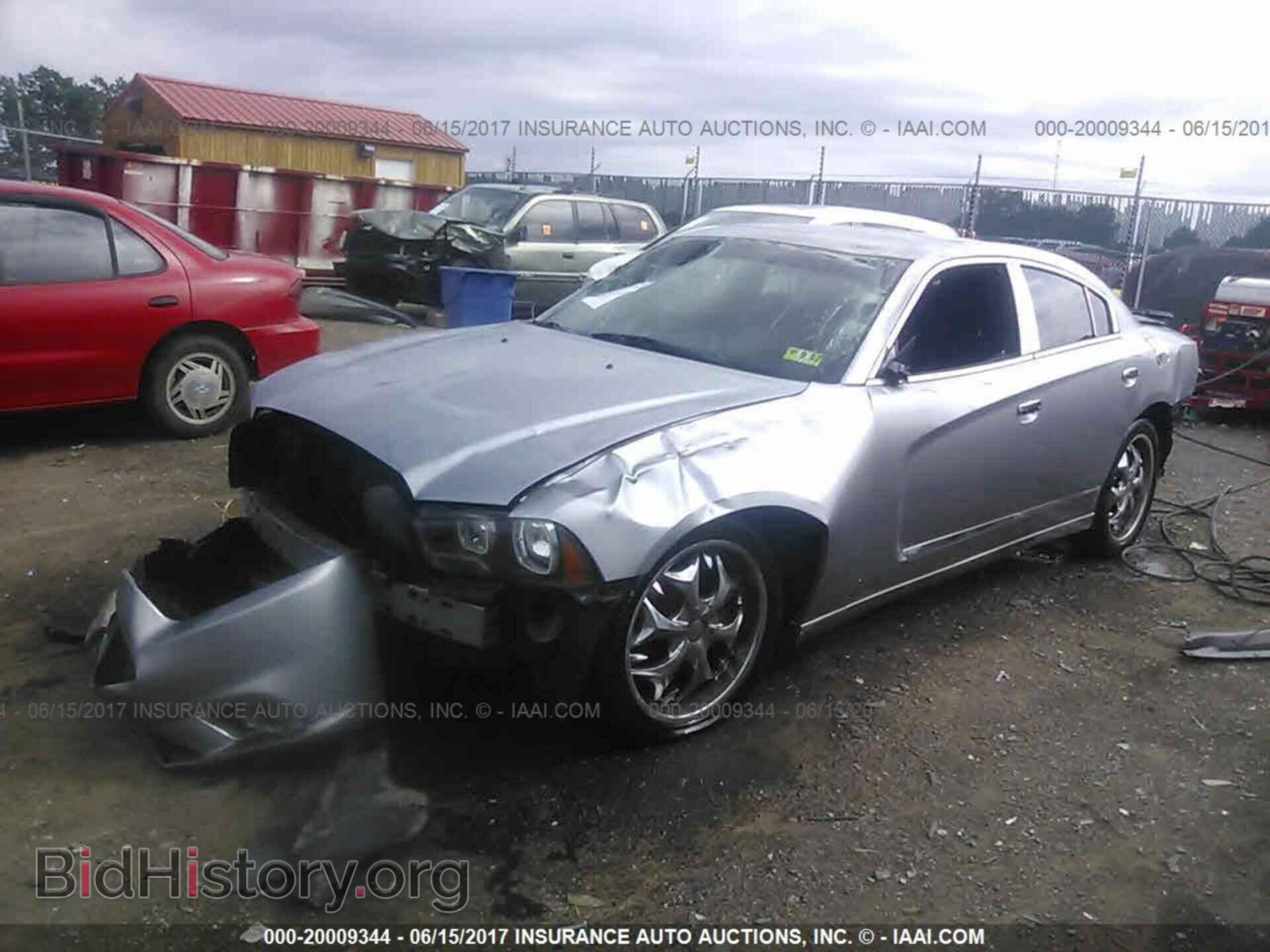 2013 Dodge Charger - VIN: 2C3CDXBG7DH596914 - Фото 2