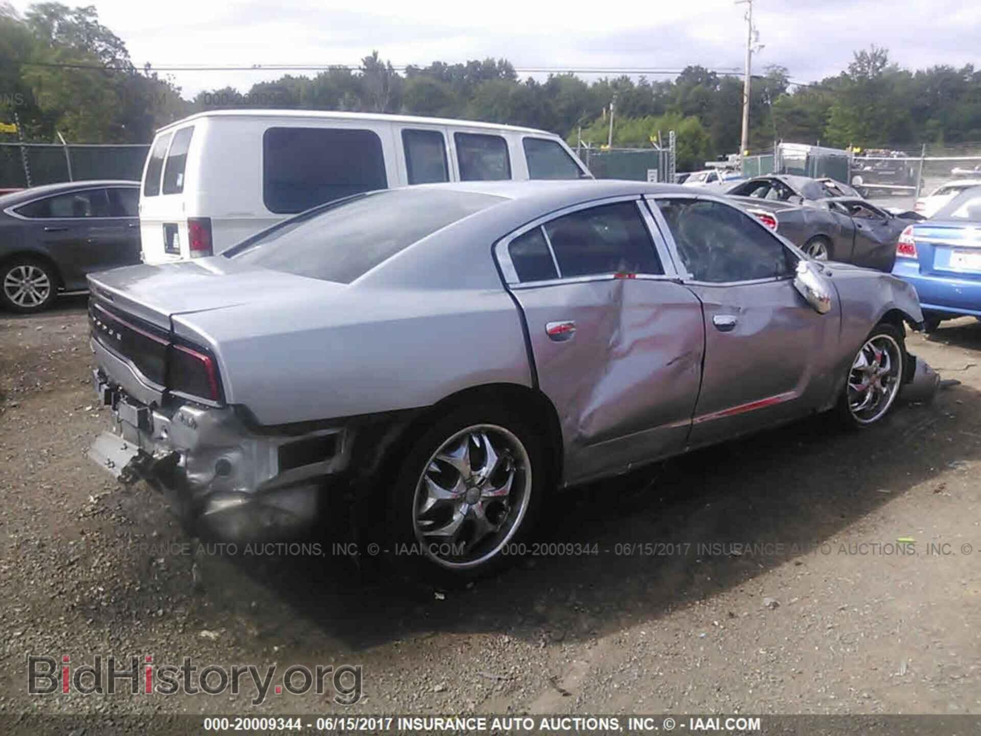 2013 Dodge Charger - VIN: 2C3CDXBG7DH596914 - Фото 4
