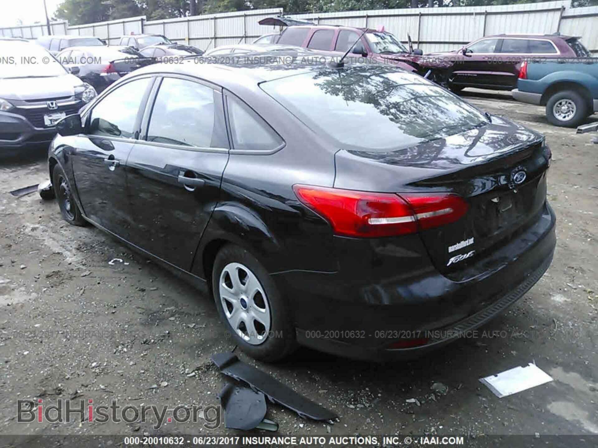 2017 Ford Focus - VIN: 1FADP3E27HL222611 - Photo 3