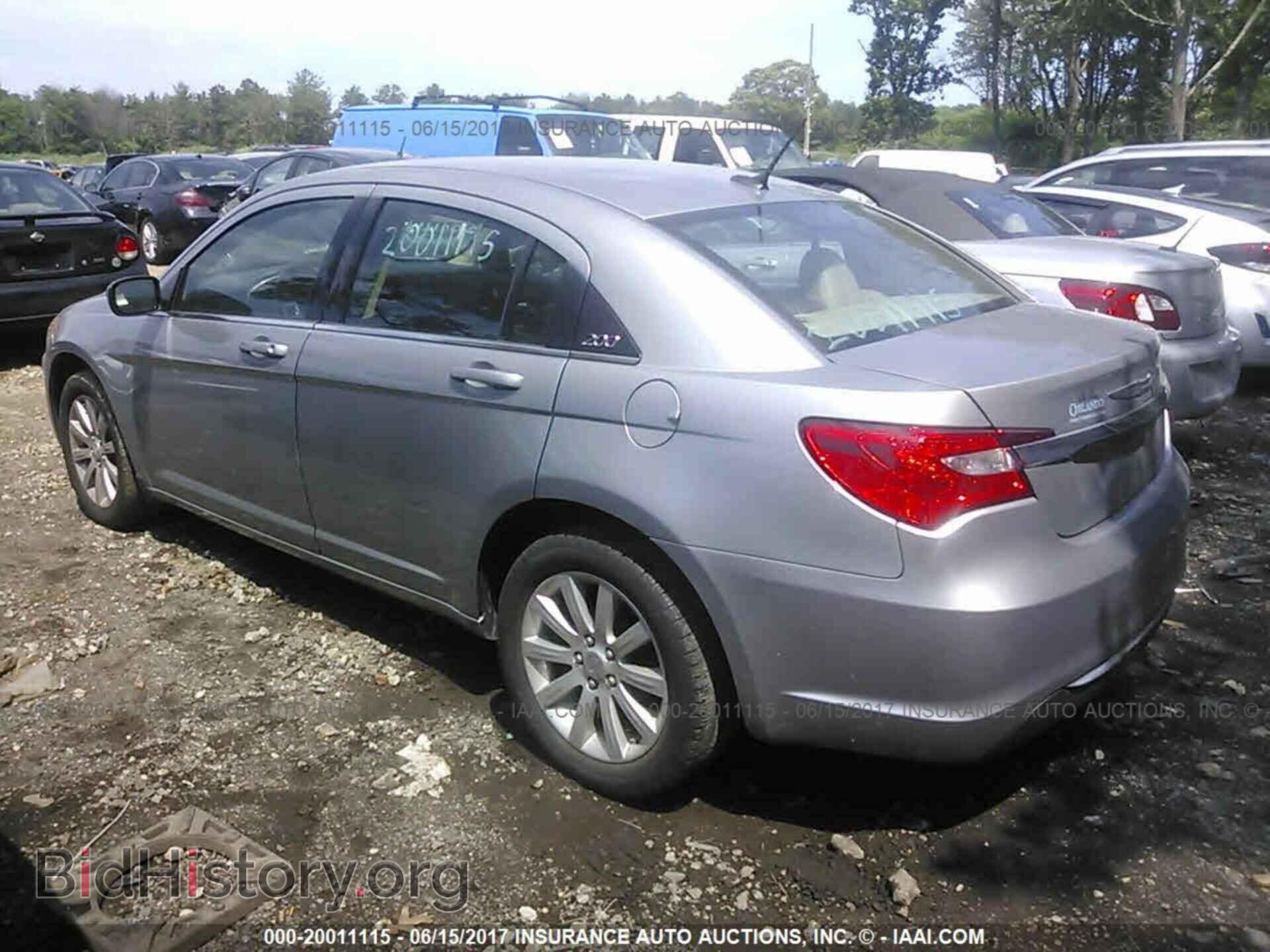 2013 Chrysler 200 - VIN: 1C3CCBBB1DN584873 - Photo 3