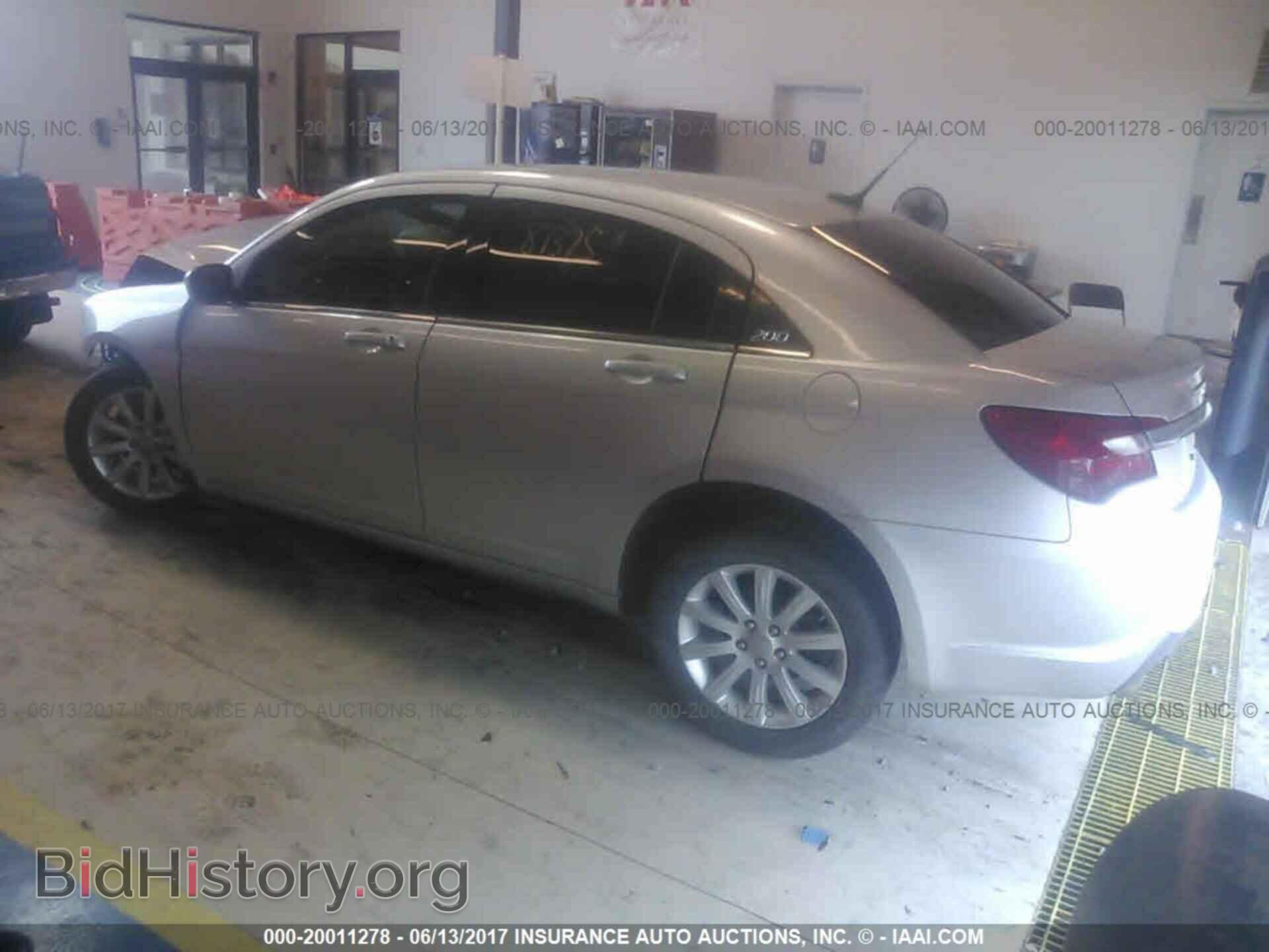 2011 Chrysler 200 - VIN: 1C3BC1FG2BN533438 - Фото 3