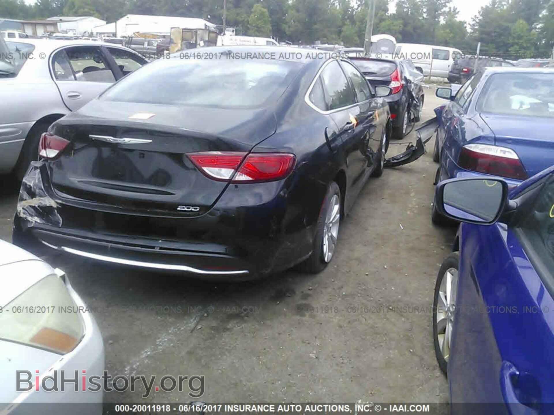 2015 Chrysler 200 - VIN: 1C3CCCAB2FN725332 - Photo 4