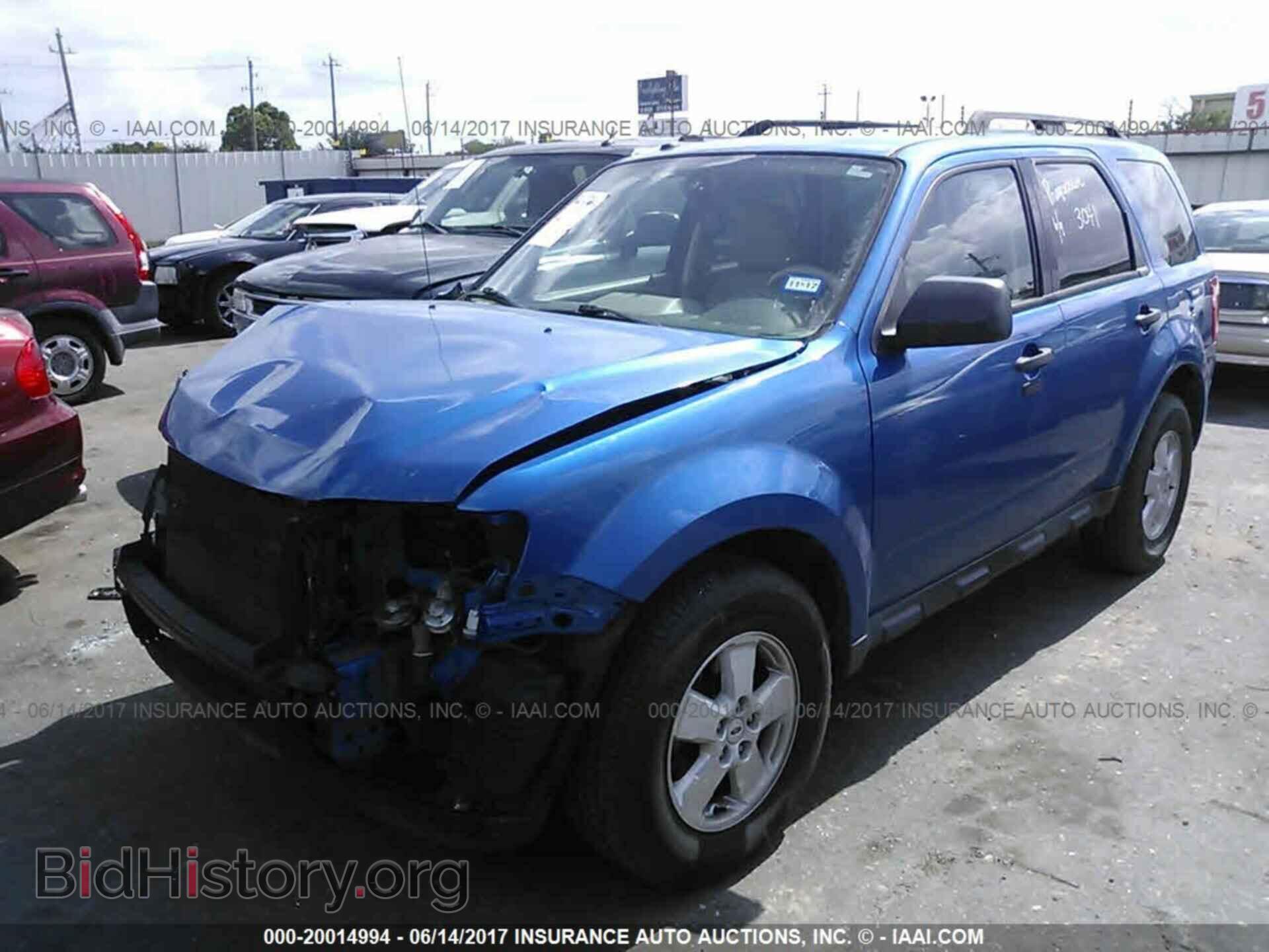 2012 Ford Escape - VIN: 1FMCU0D77CKA16841 - Photo 2