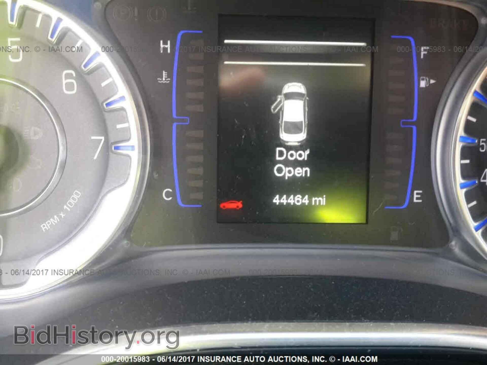 2015 Chrysler 200 - VIN: 1C3CCCAB9FN557401 - Photo 7