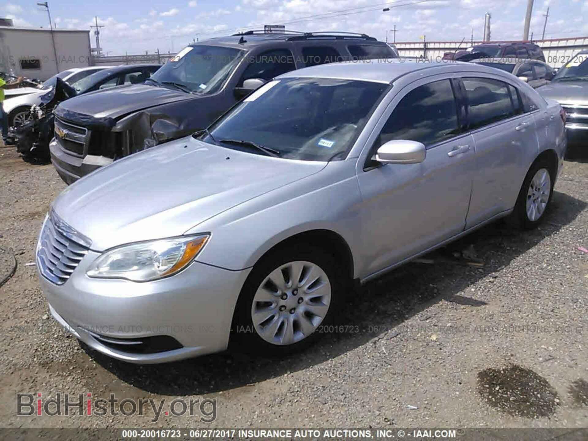 2011 Chrysler 200 - VIN: 1C3BC4FB4BN566883 - Photo 2