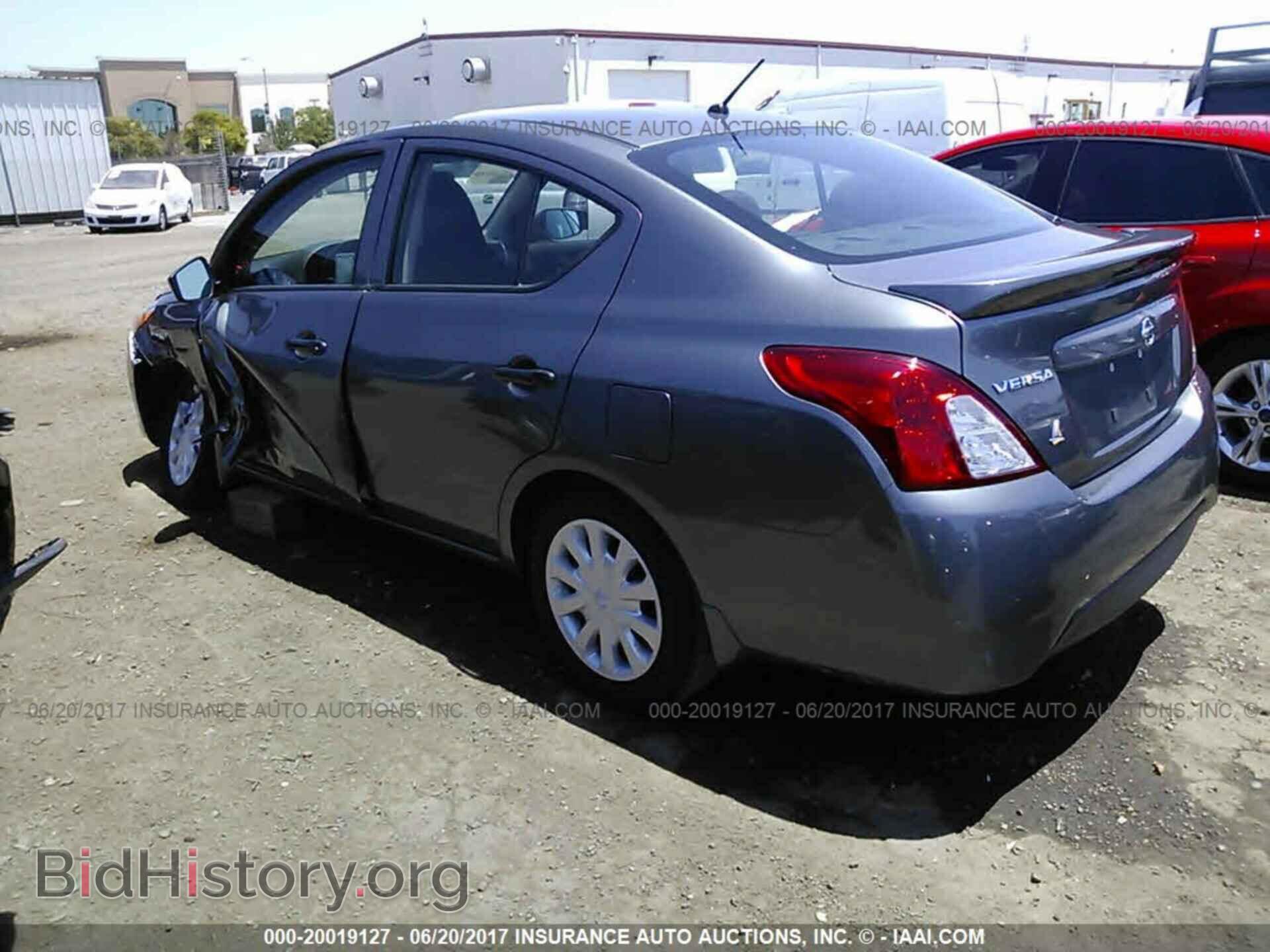2017 Nissan Versa - VIN: 3N1CN7AP7HL818040 - Фото 3