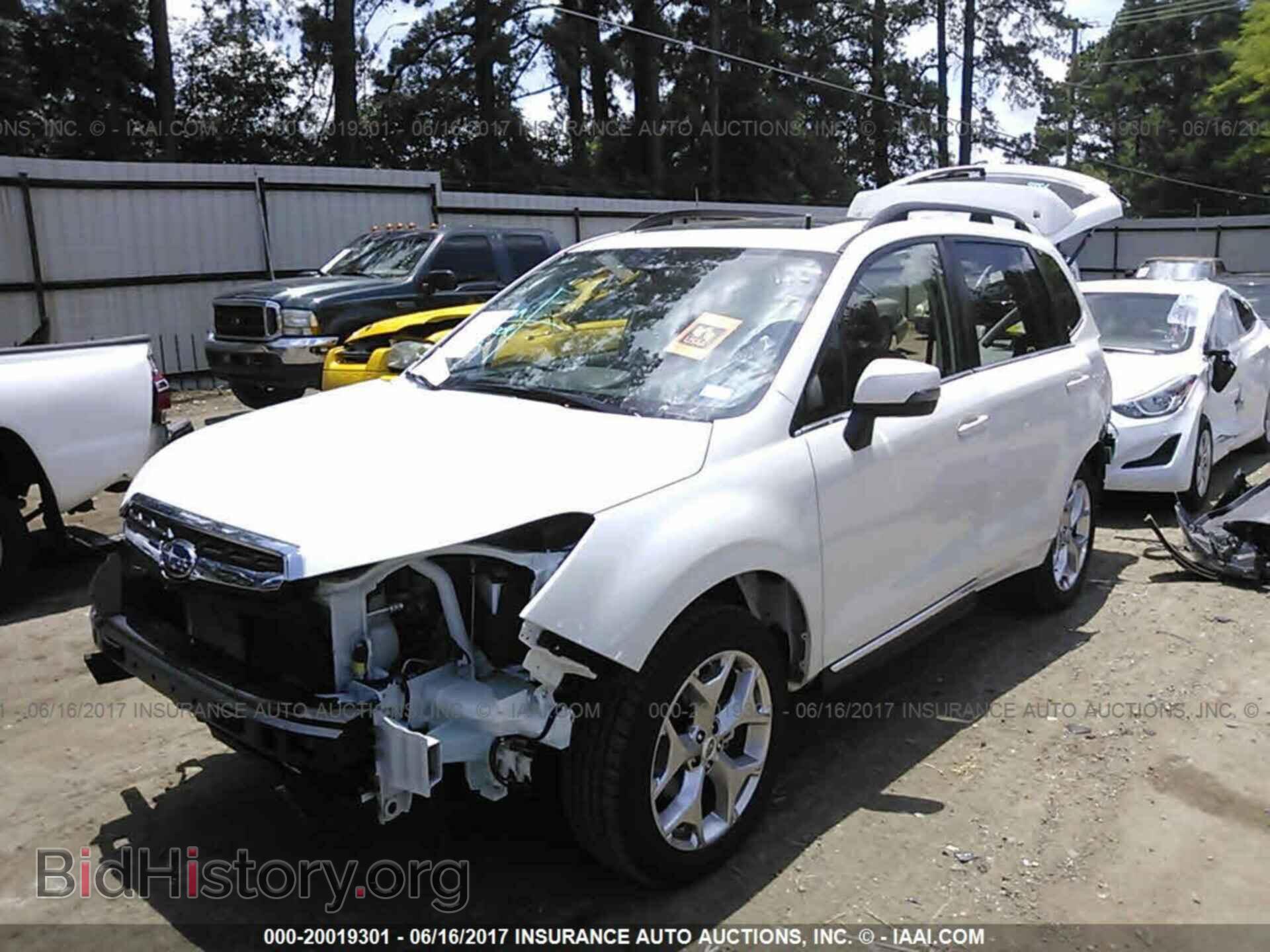 2017 Subaru Forester - VIN: JF2SJATC7HH513004 - Photo 2