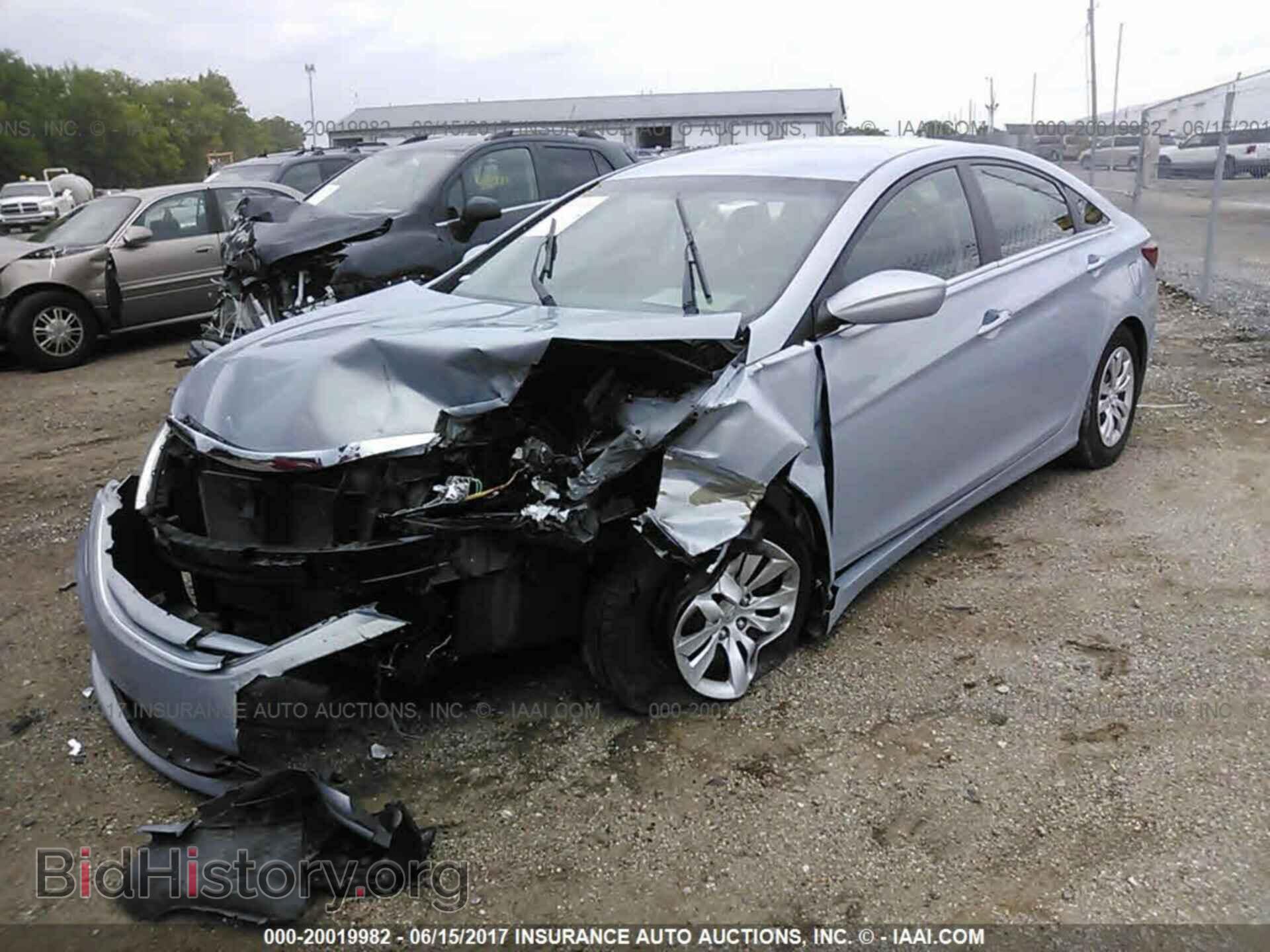 2012 Hyundai Sonata - VIN: 5NPEB4AC7CH374371 - Фото 2