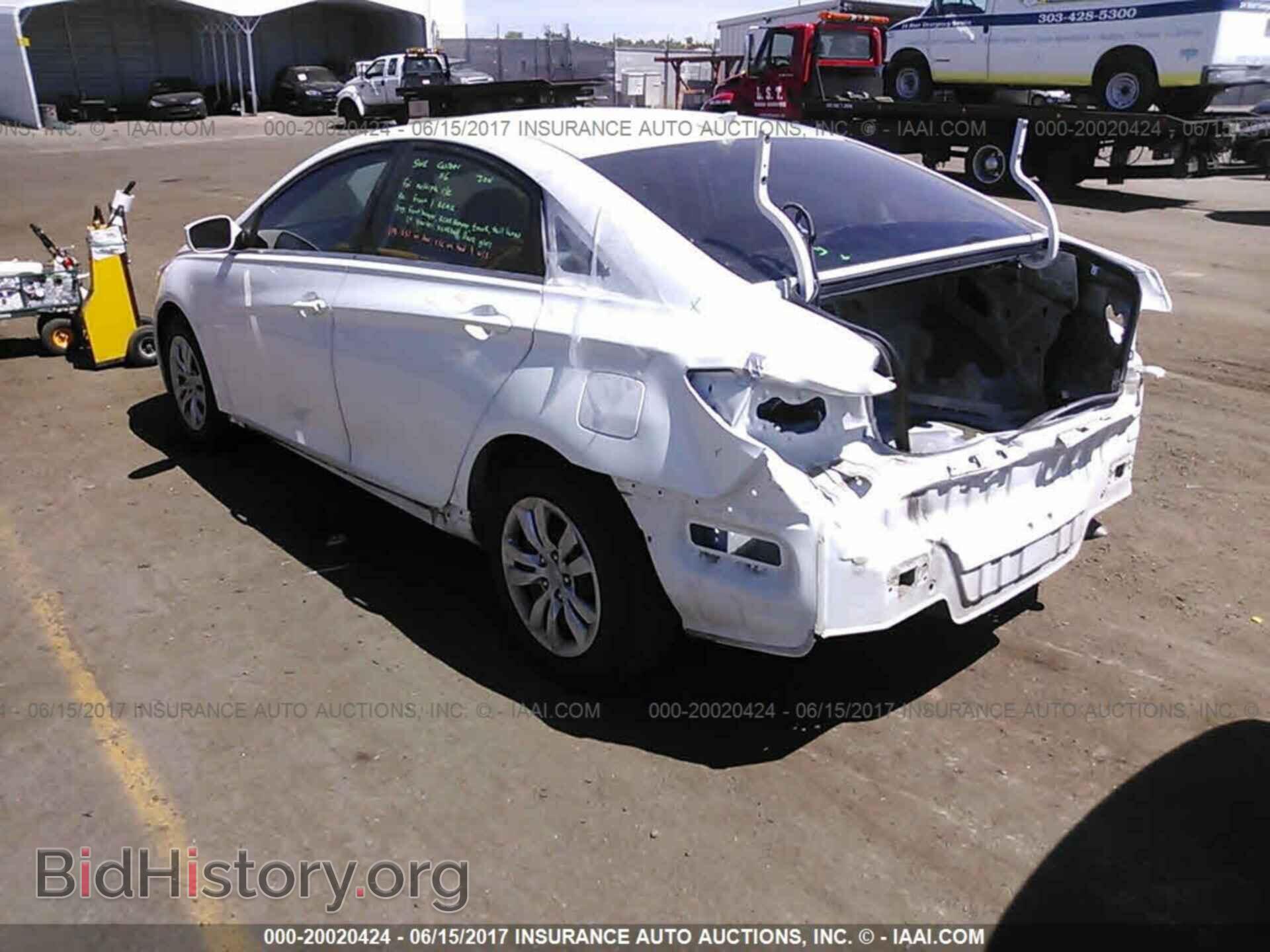 2012 Hyundai Sonata - VIN: 5NPEB4AC8CH482577 - Photo 3