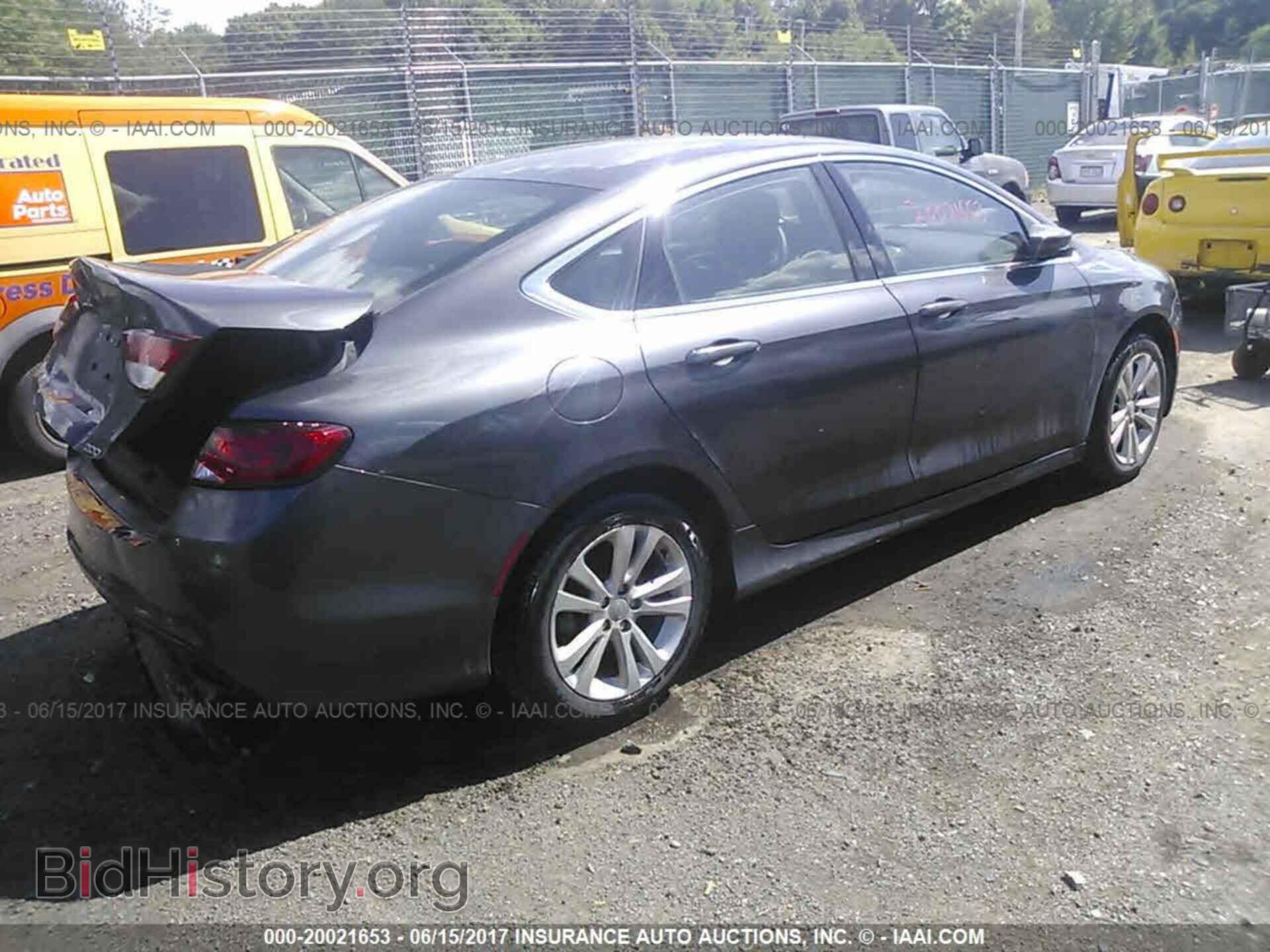 2015 Chrysler 200 - VIN: 1C3CCCAB5FN721856 - Photo 4