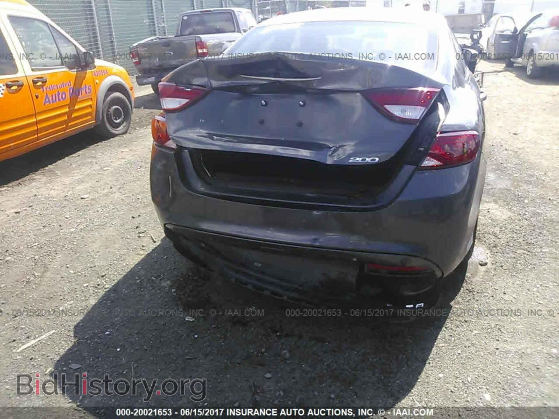 2015 Chrysler 200 - VIN: 1C3CCCAB5FN721856 - Photo 6