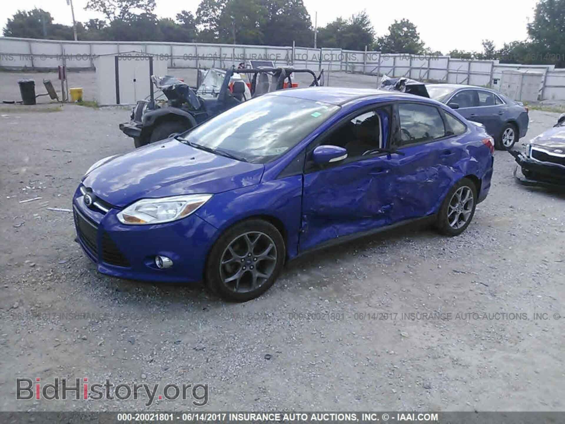 2013 Ford Focus - VIN: 1FADP3F2XDL211854 - Фото 2