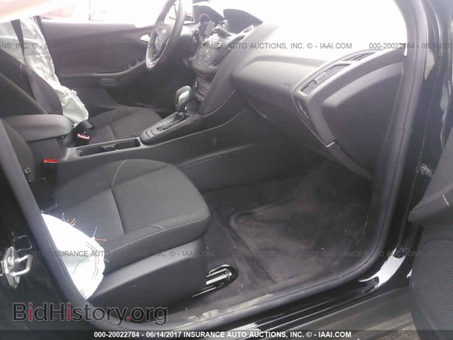 2017 Ford Focus - VIN: 1FADP3K27HL246184 - Photo 5