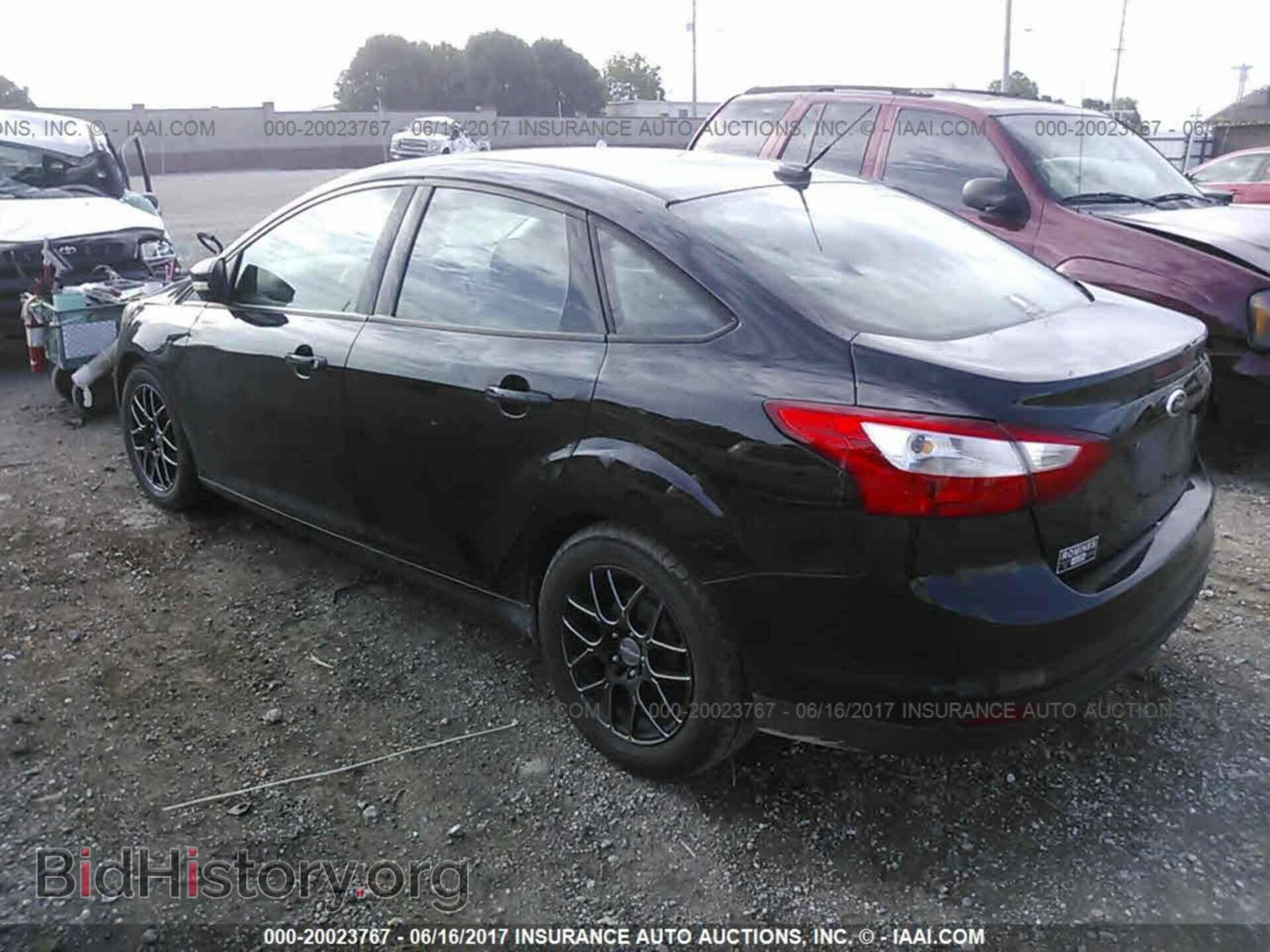 2014 Ford Focus - VIN: 1FADP3F23EL105764 - Photo 3