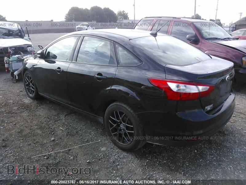 2014 Ford FOCUS (VIN 1FADP3F23EL105764) — photo 3 of 10