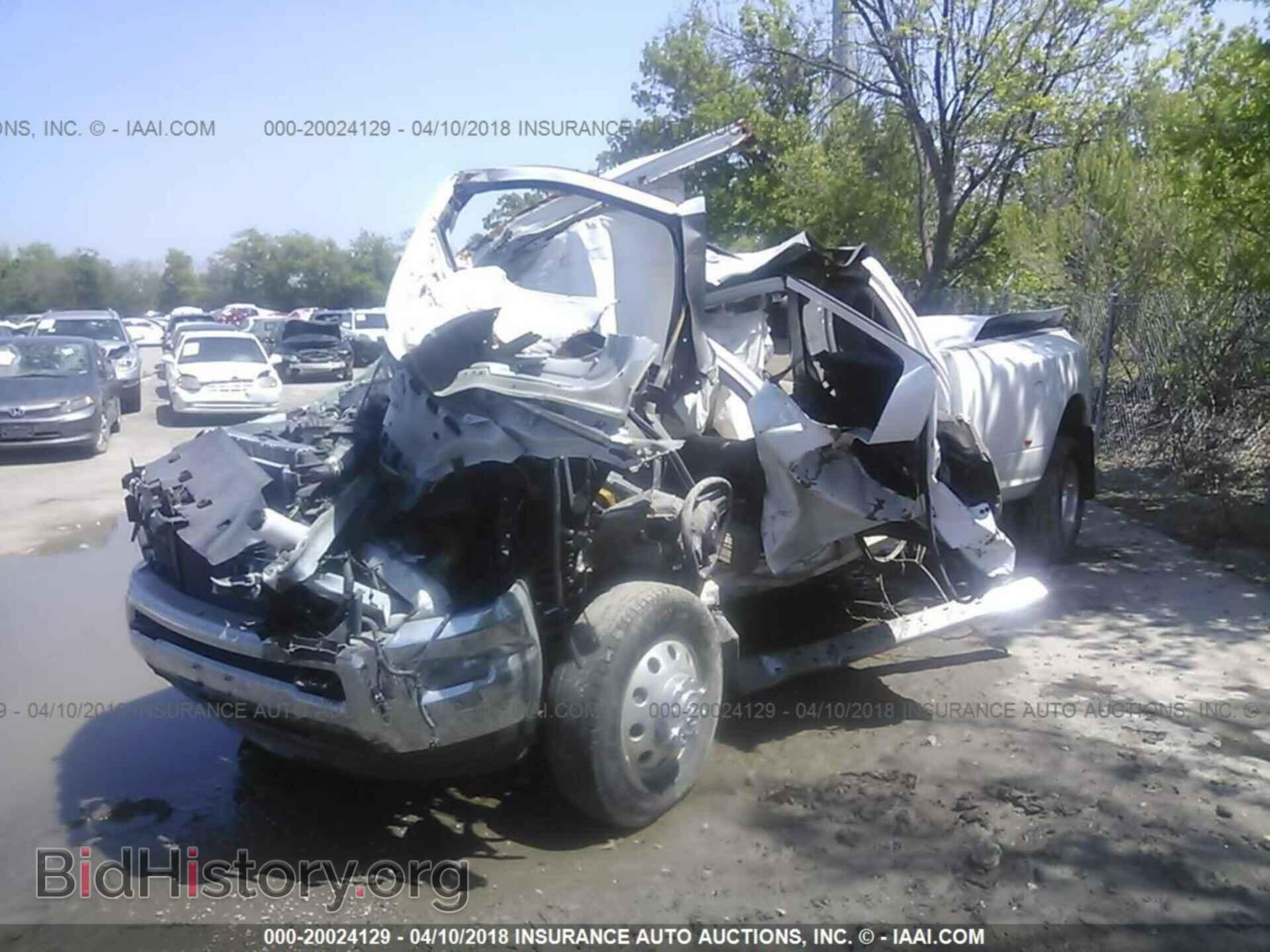2016 Ram 3500 - VIN: 3C63RRHLXGG322485 - Photo 2