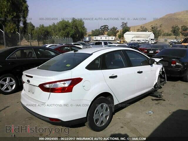 2012 Ford Focus - VIN: 1FAHP3E28CL417935 - Photo 4