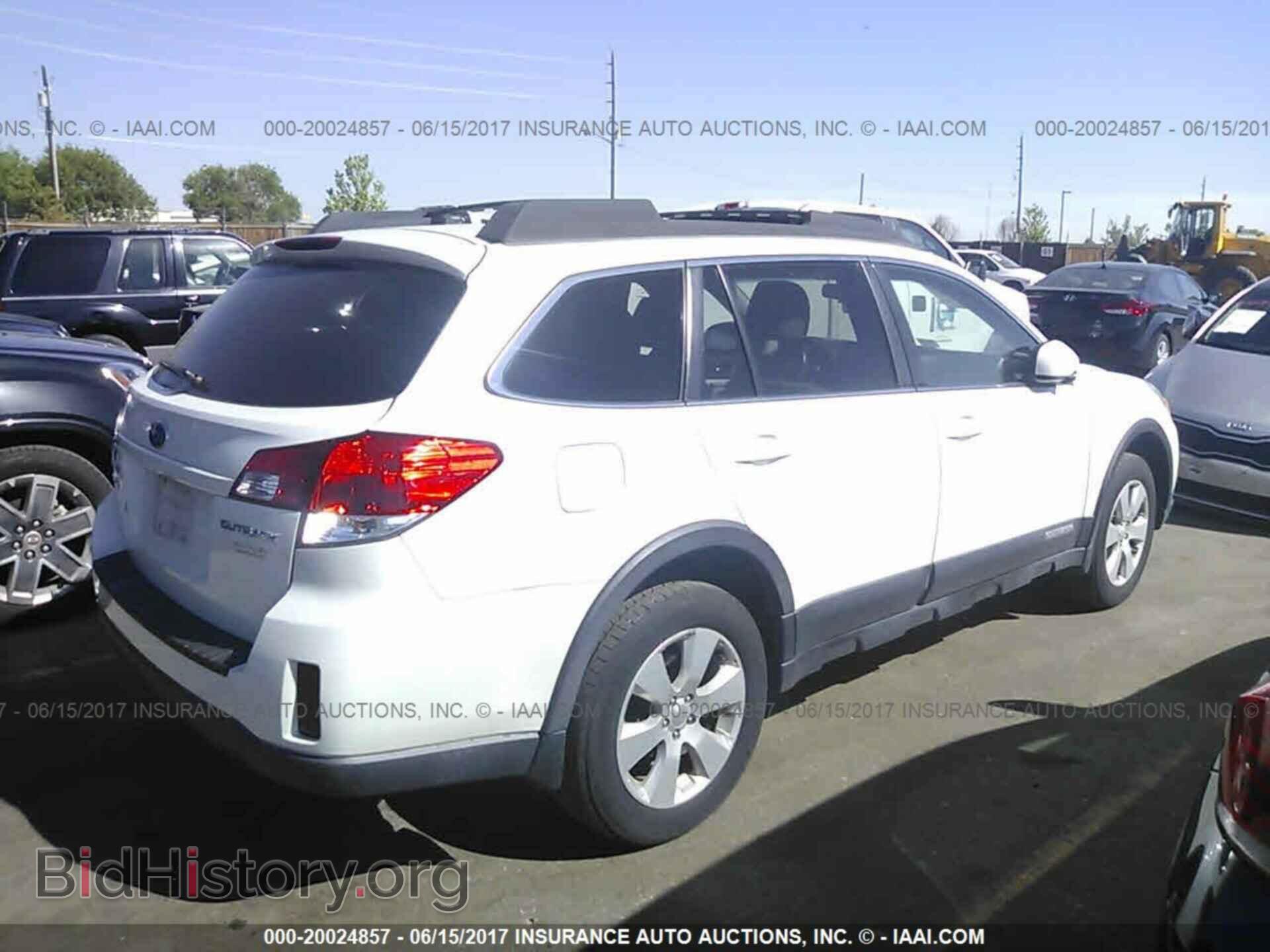 2011 Subaru Outback - VIN: 4S4BRBCC7B3446899 - Фото 4