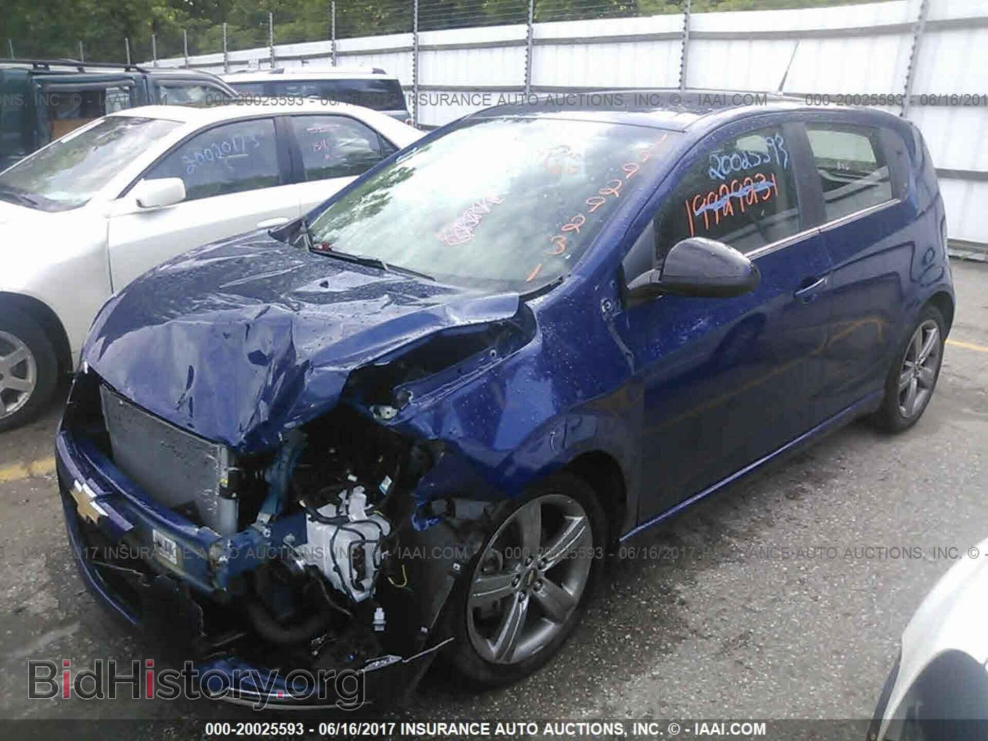 2014 Chevrolet Sonic - VIN: 1G1JG6SB4E4123116 - Фото 2
