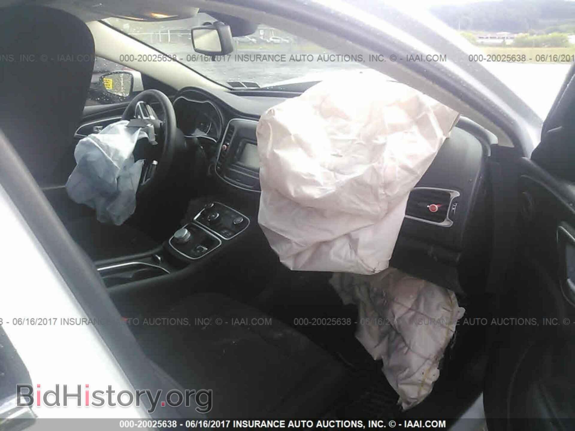 2015 Chrysler 200 - VIN: 1C3CCCAB5FN679124 - Photo 5