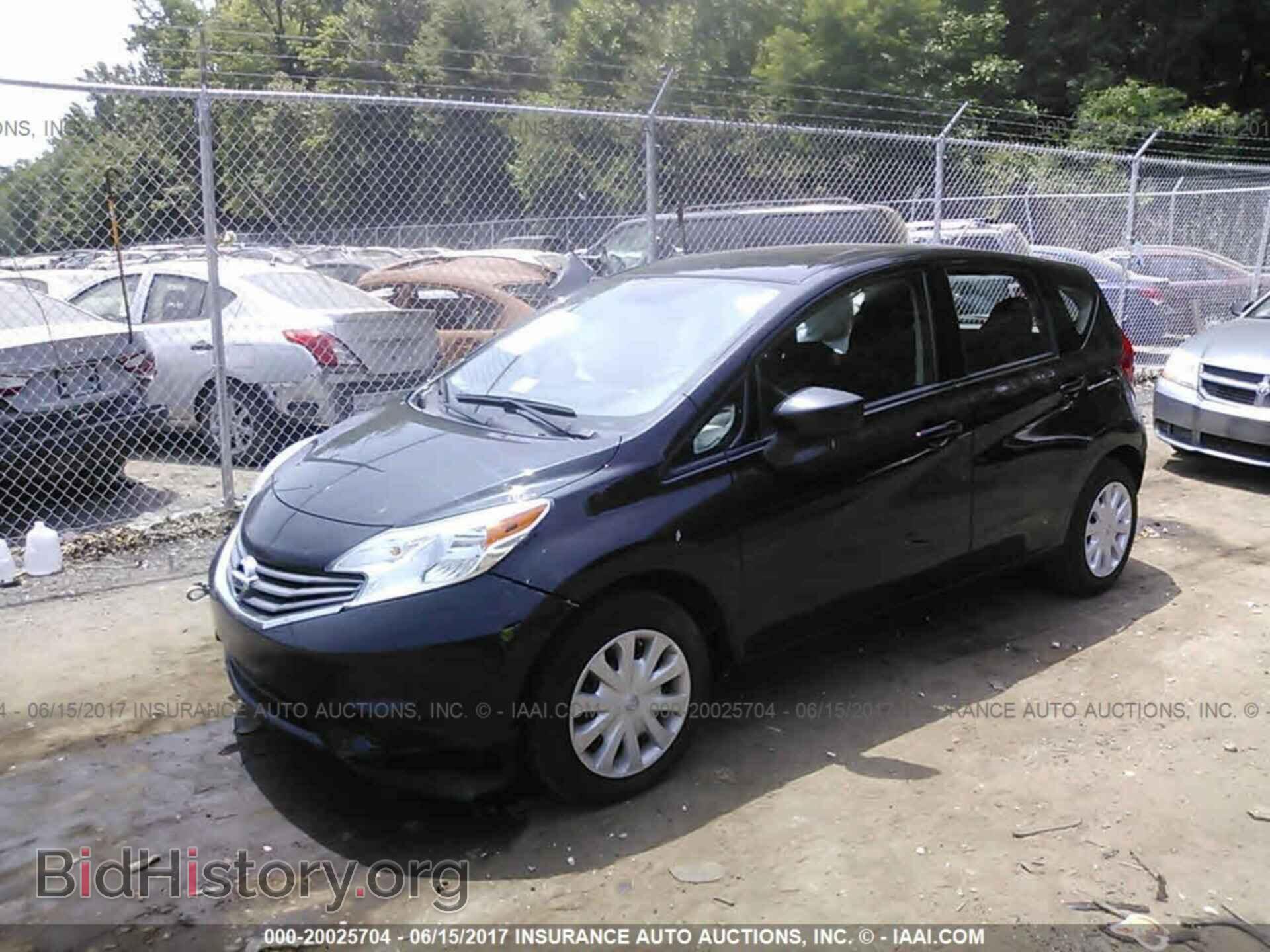 2015 Nissan Versa note - VIN: 3N1CE2CP0FL402070 - Фото 2