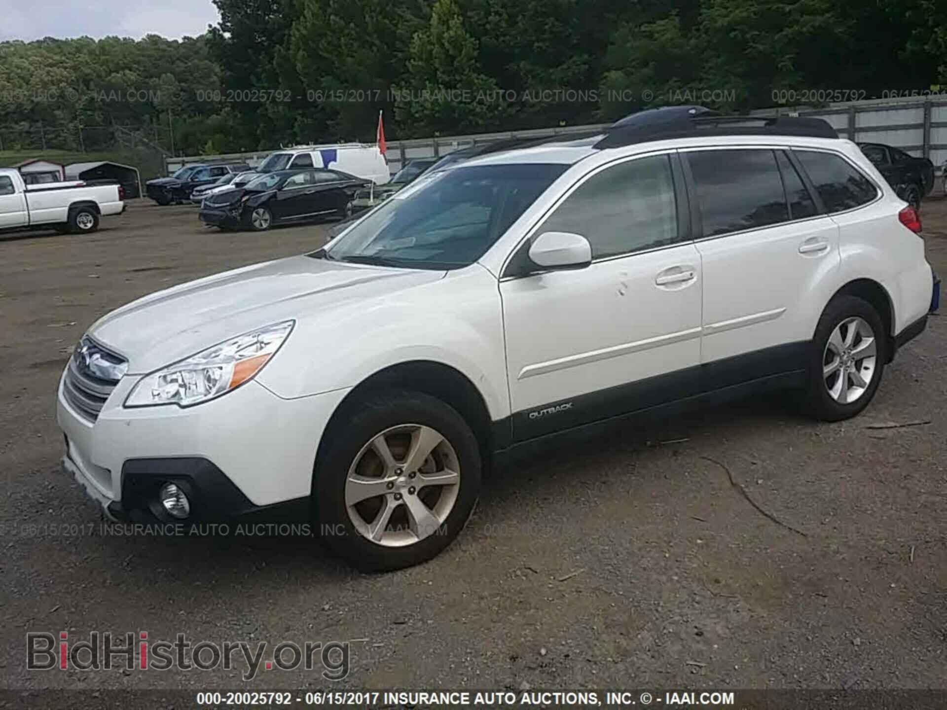 2014 Subaru Outback - VIN: 4S4BRCLC2E3275554 - Фото 2