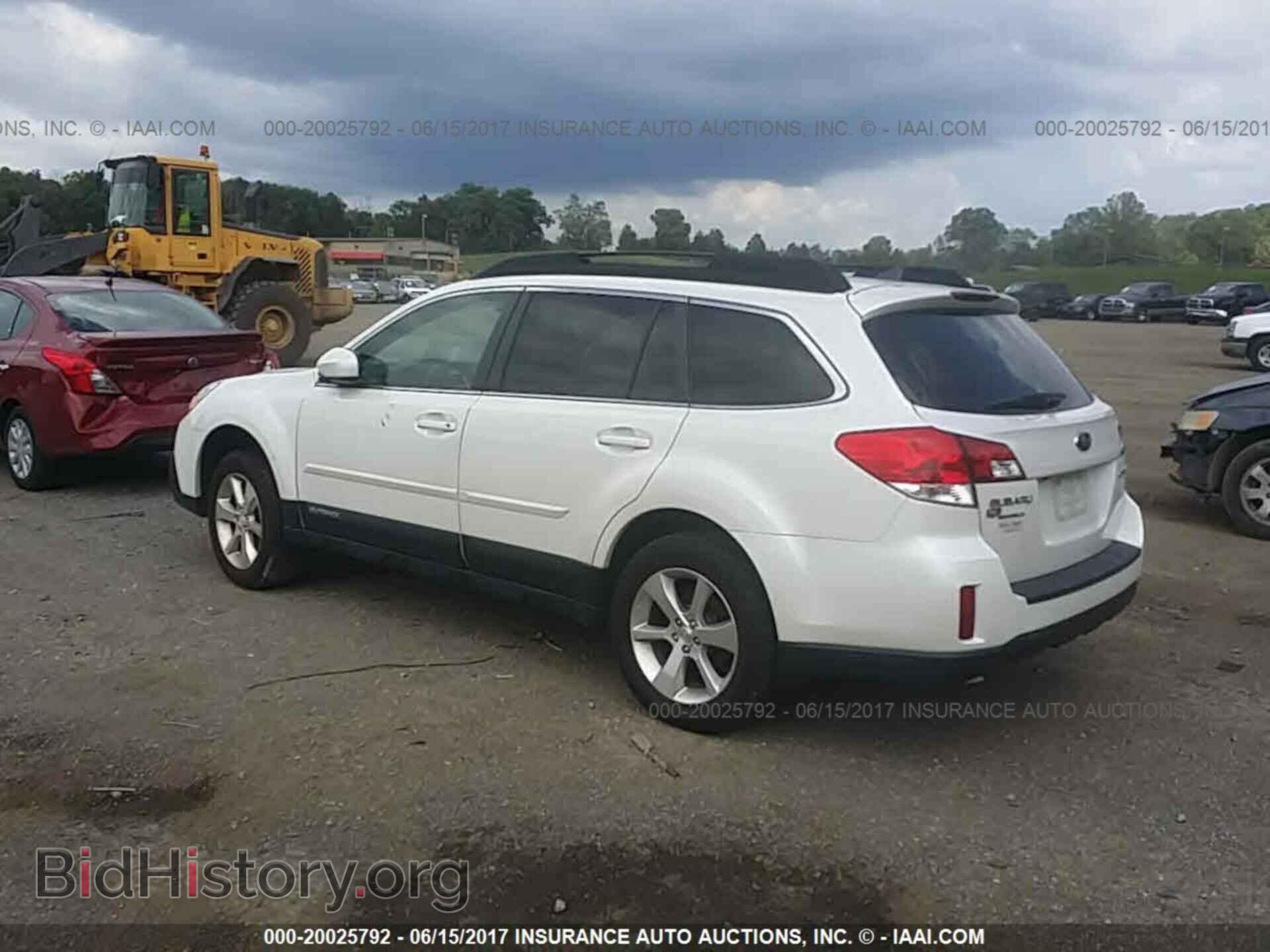 2014 Subaru Outback - VIN: 4S4BRCLC2E3275554 - Фото 3